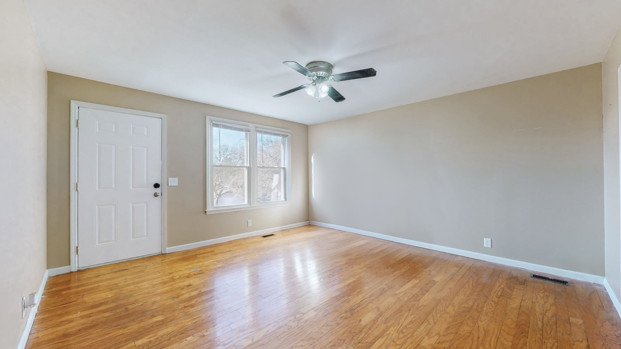 108 Oakwood Ct