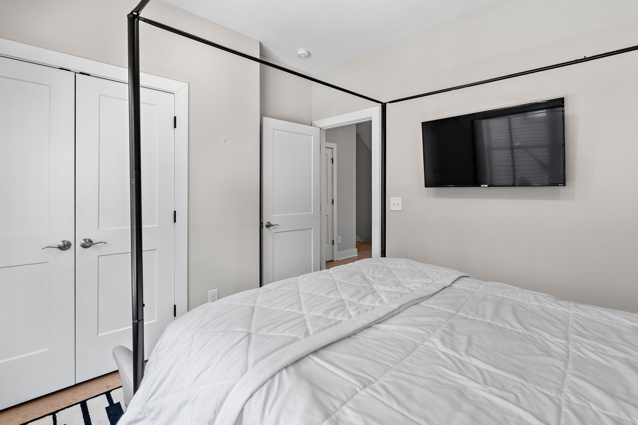 1308 Montgomery Ave Unit: 7