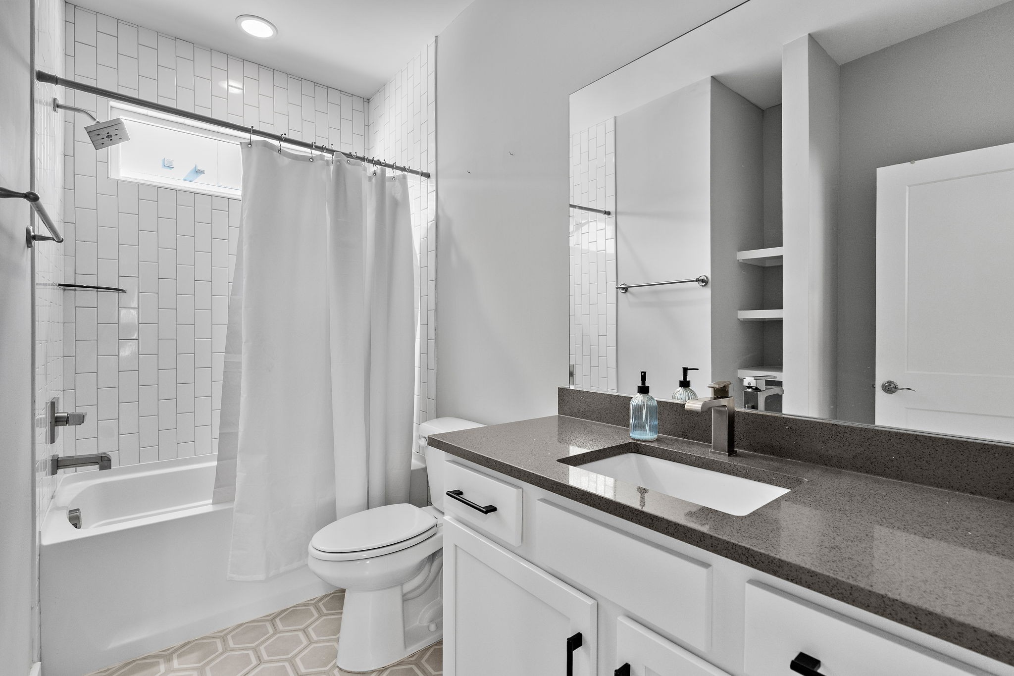 1308 Montgomery Ave Unit: 7