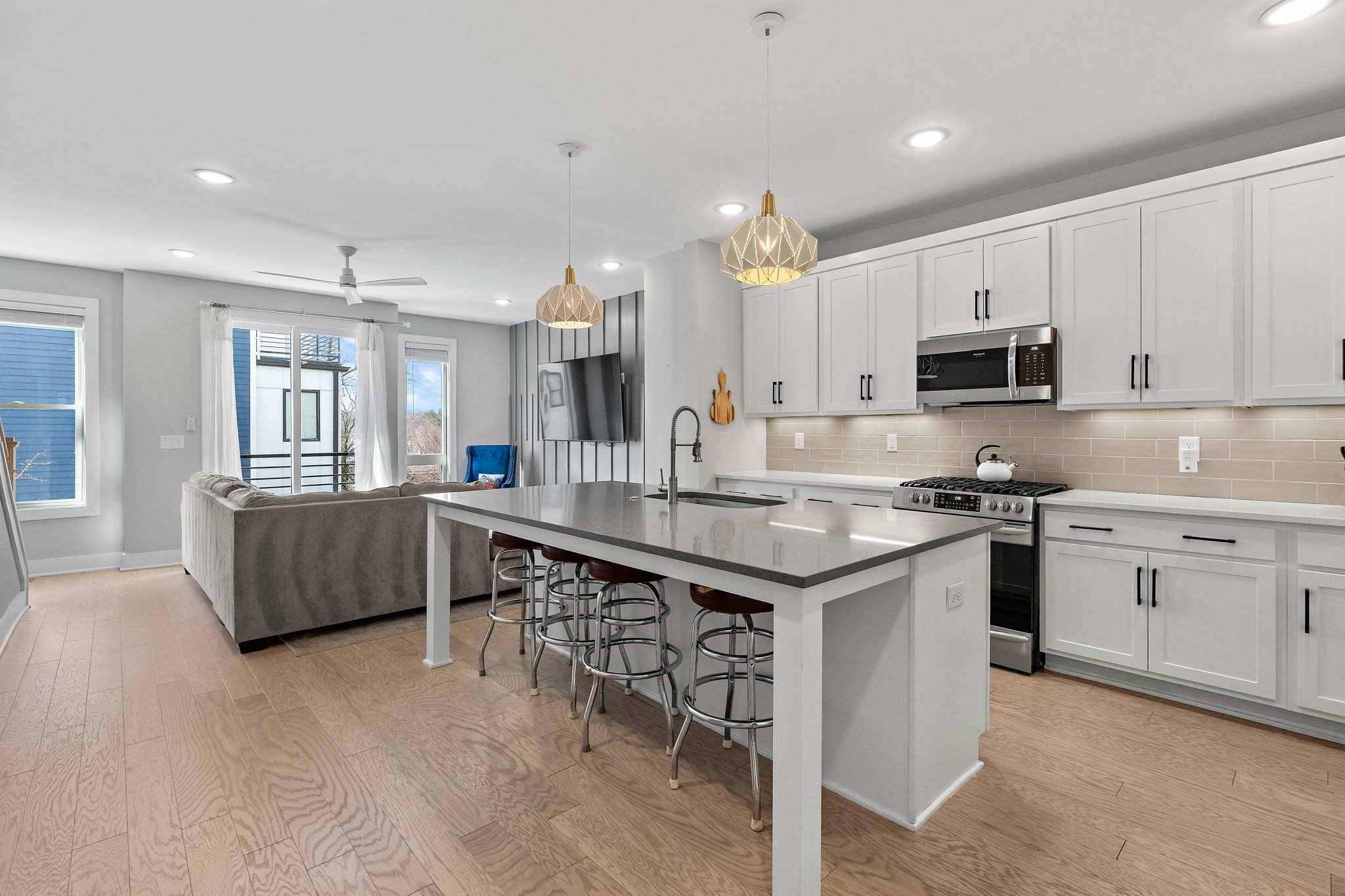 1308 Montgomery Ave Unit: 7