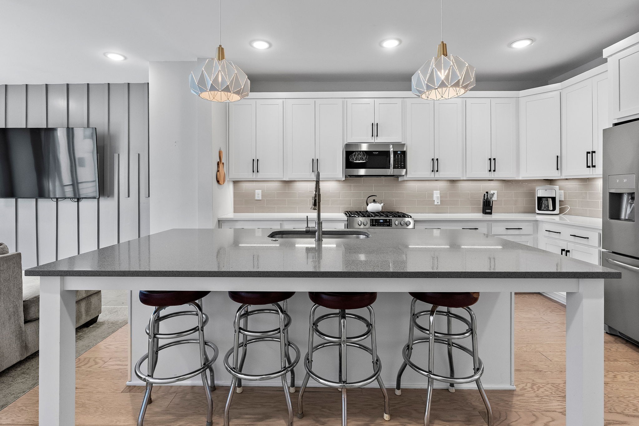 1308 Montgomery Ave Unit: 7