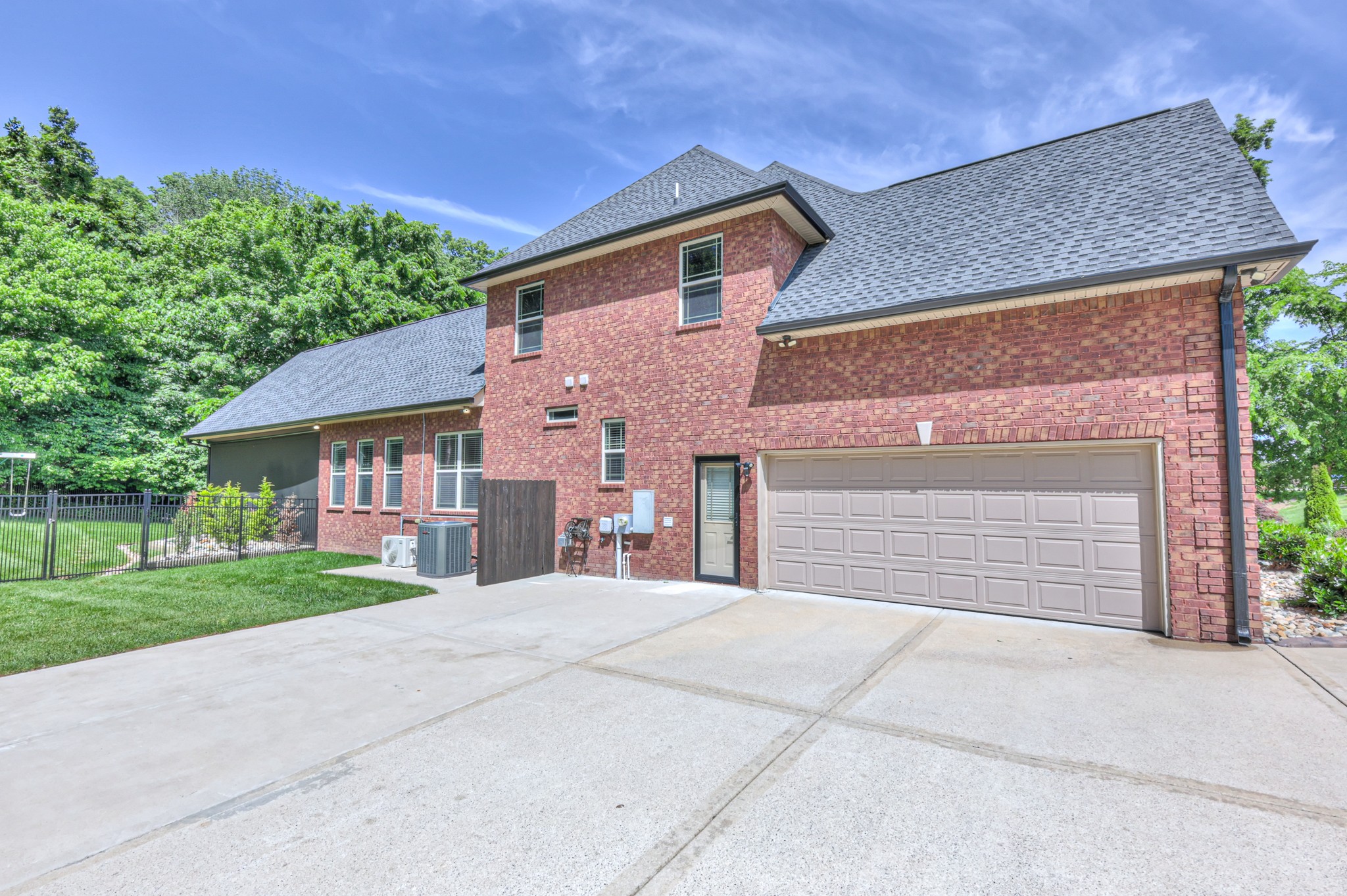 1201 Ben Hill Blvd
