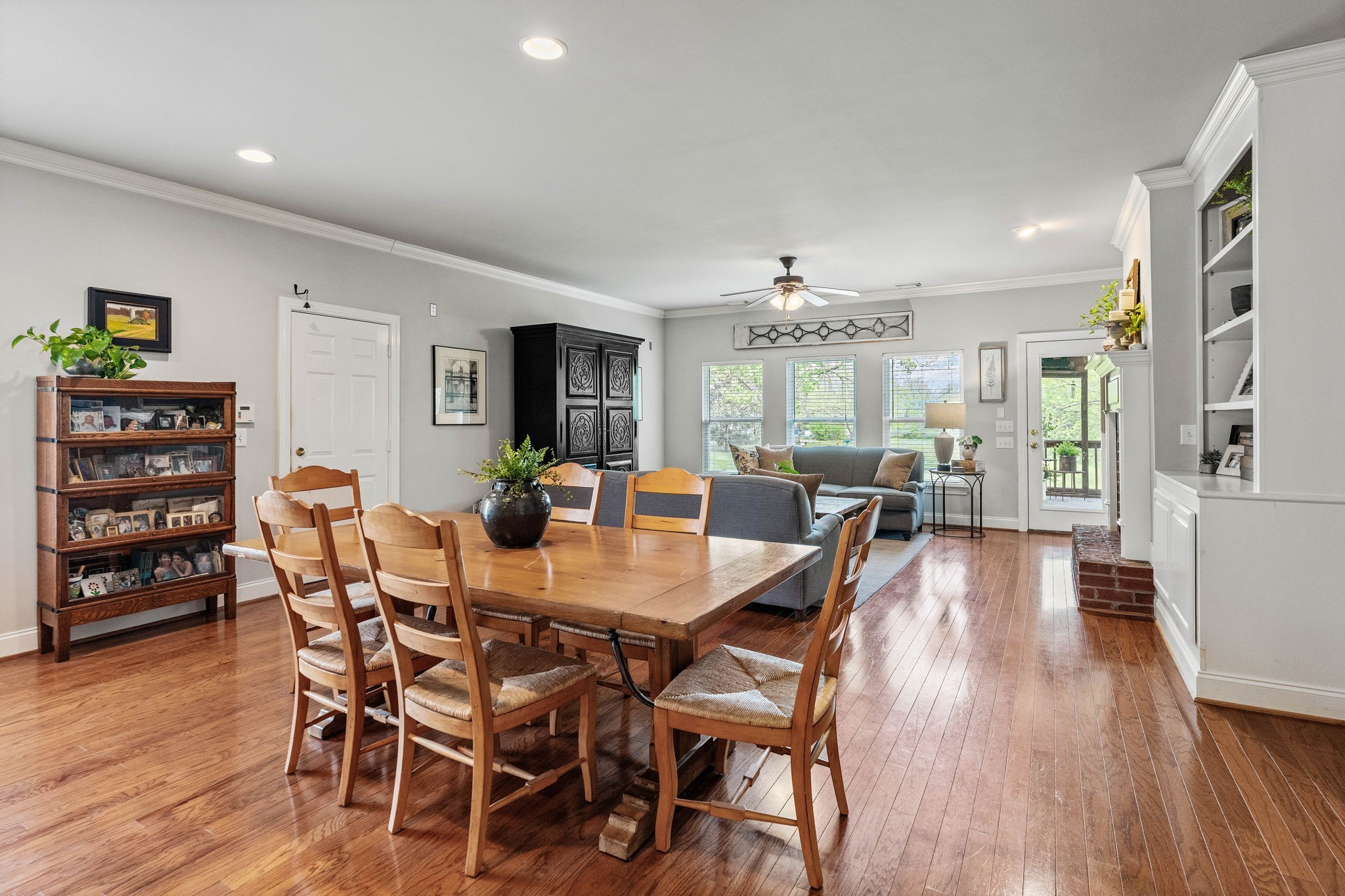 207 Schoolpath Ln