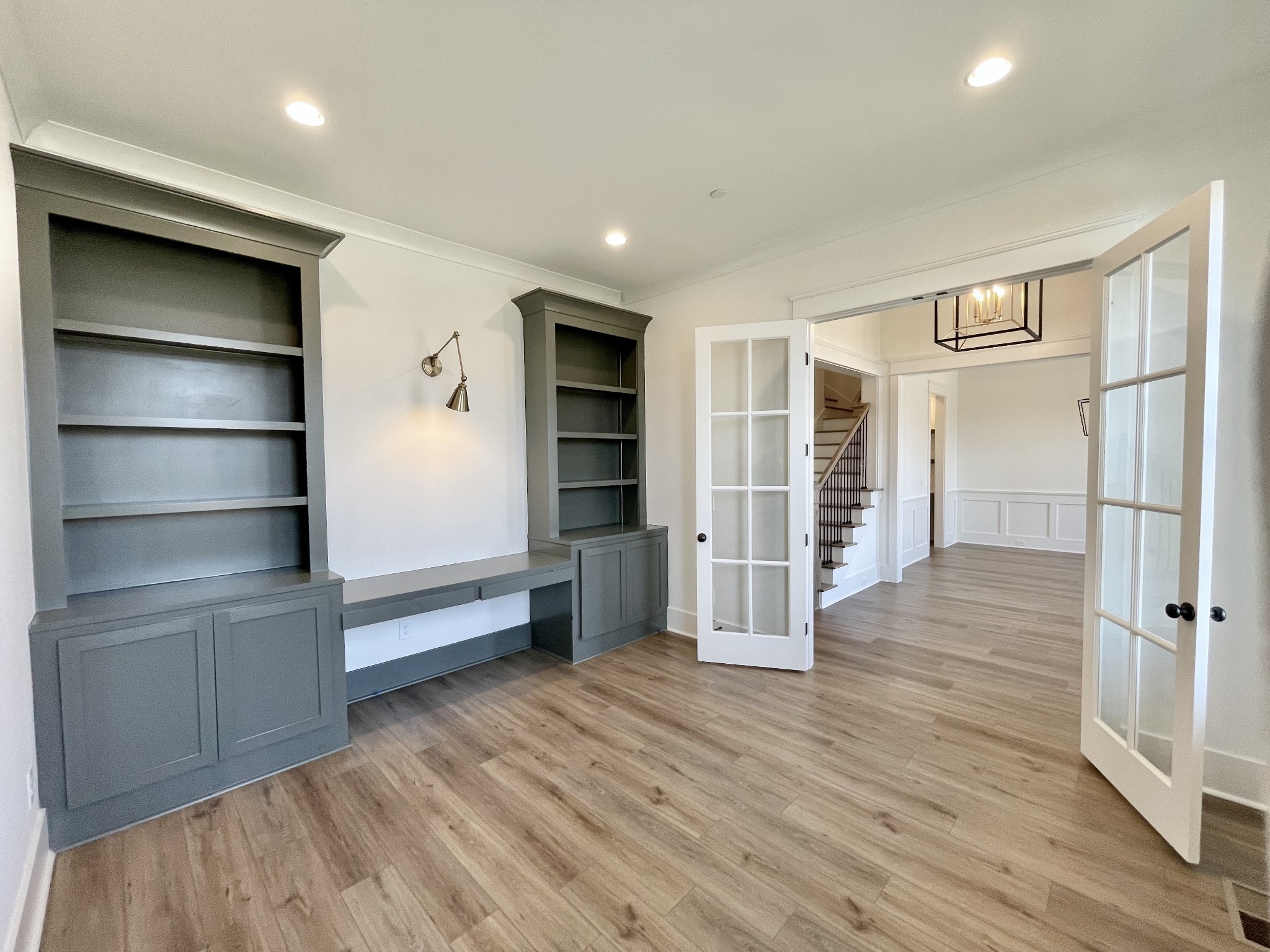 1013 Laguna Drive