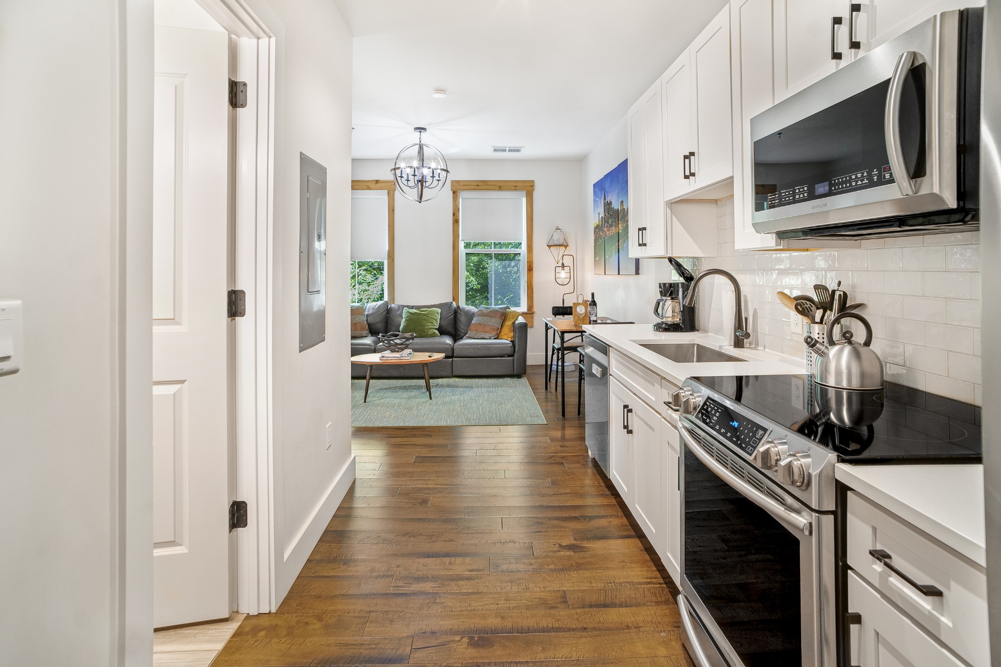 612 21st Ave N Unit: 211