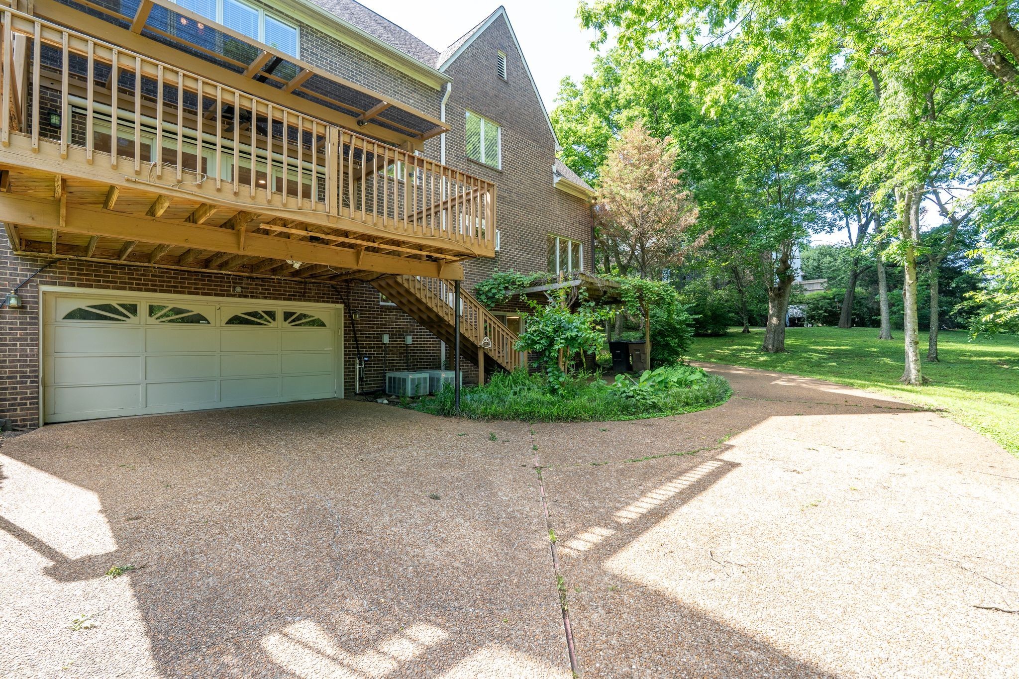 3512 Stokesmont Rd