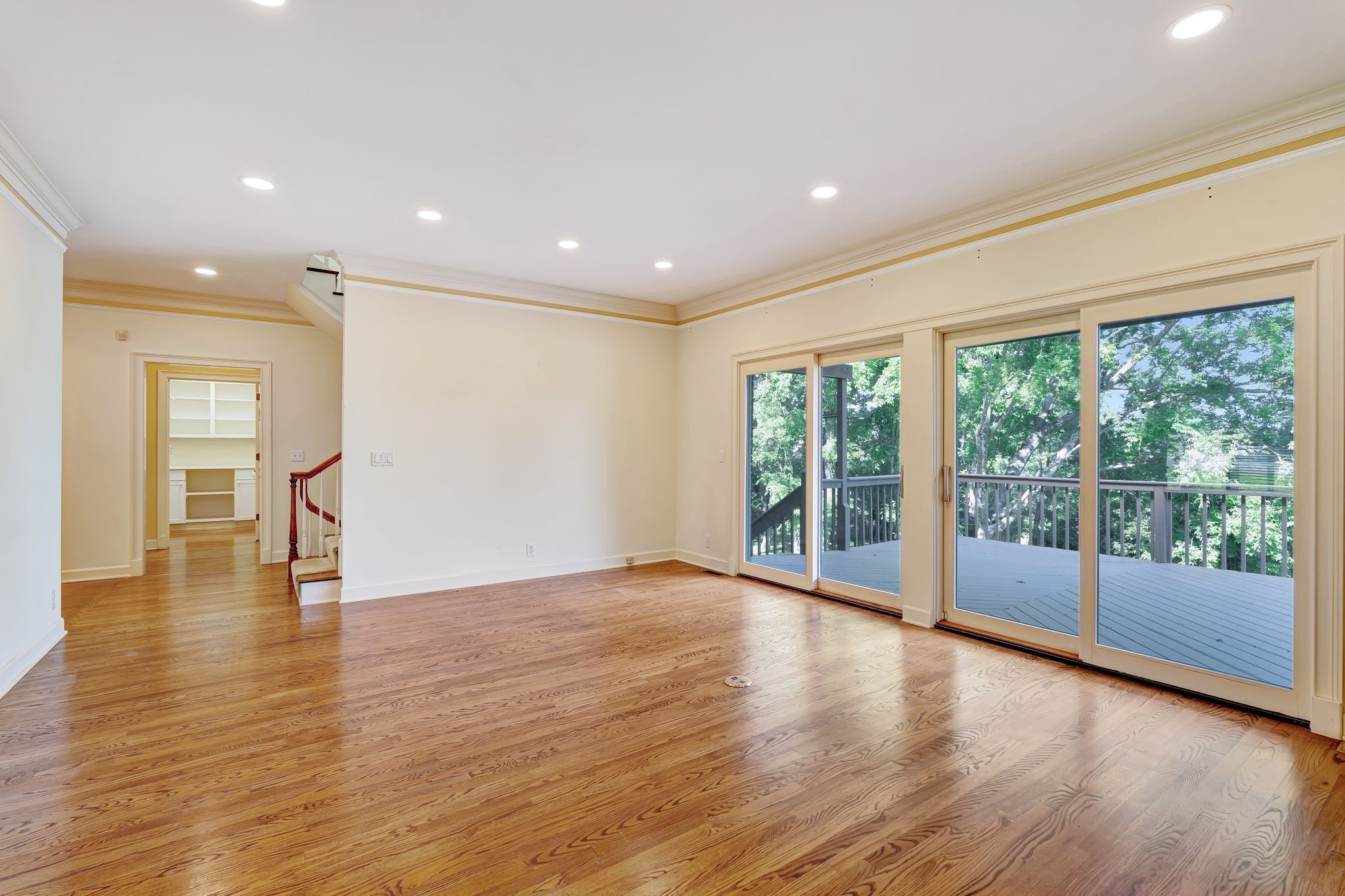 3512 Stokesmont Rd