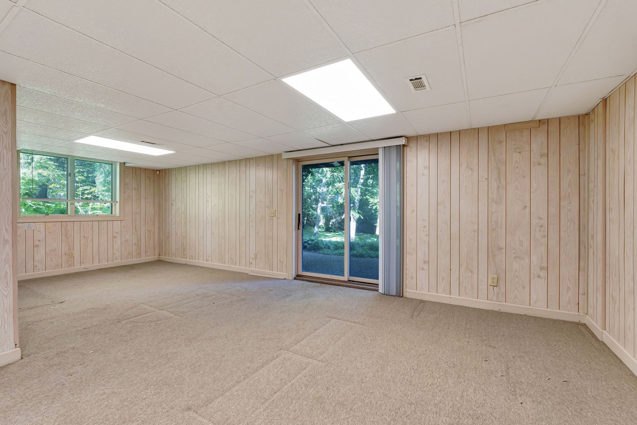 3512 Stokesmont Rd