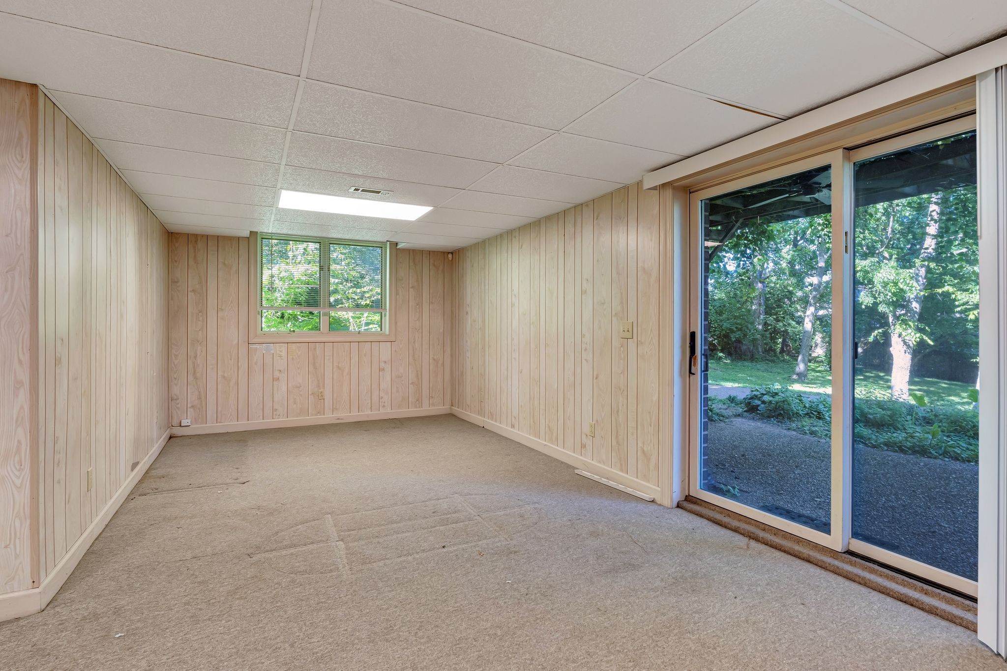 3512 Stokesmont Rd