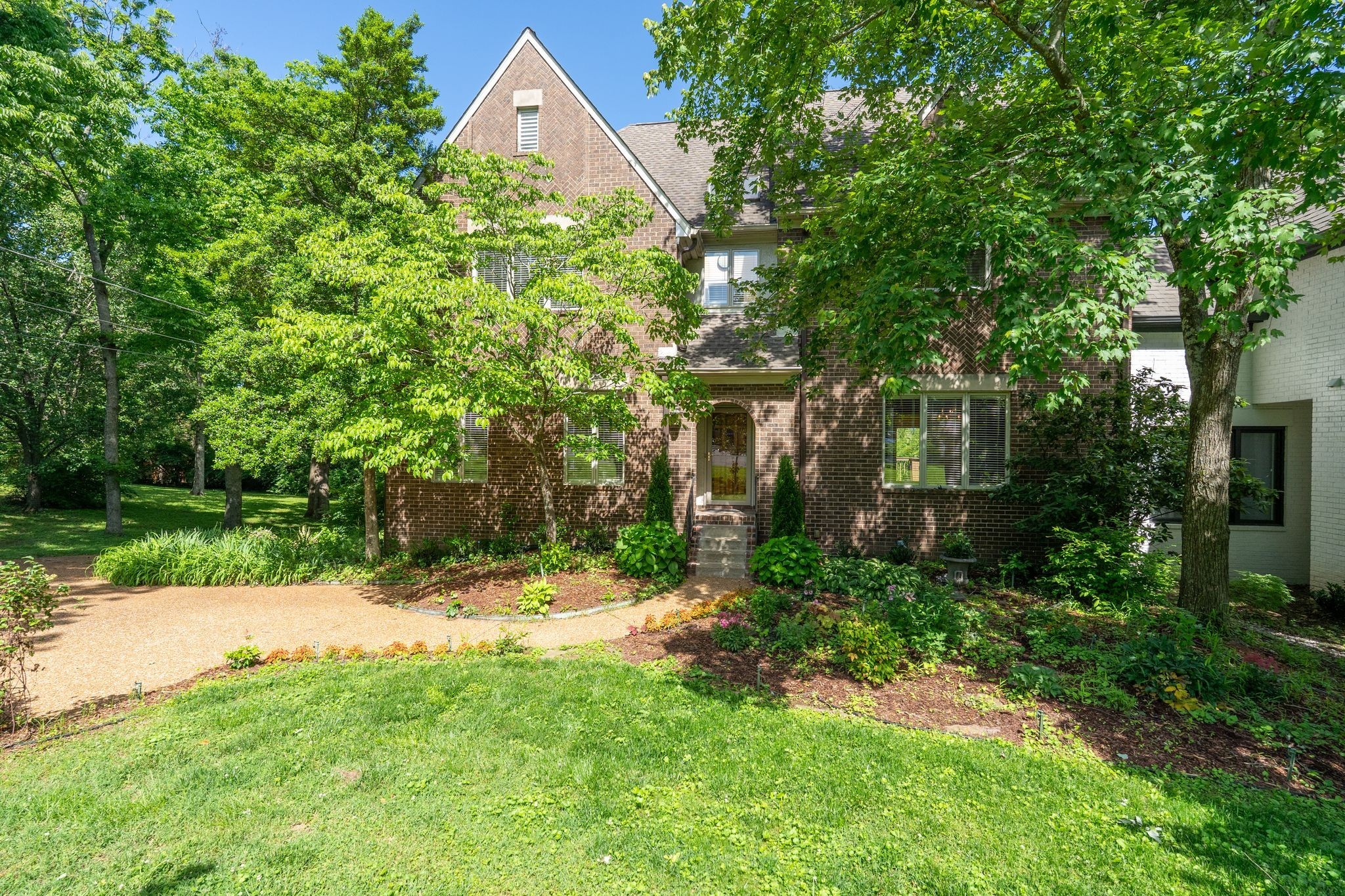 3512 Stokesmont Rd