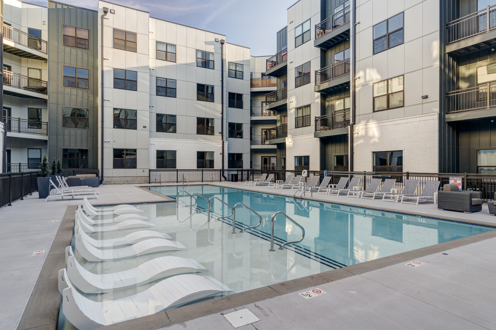 1677 54th Ave, N Unit: 402