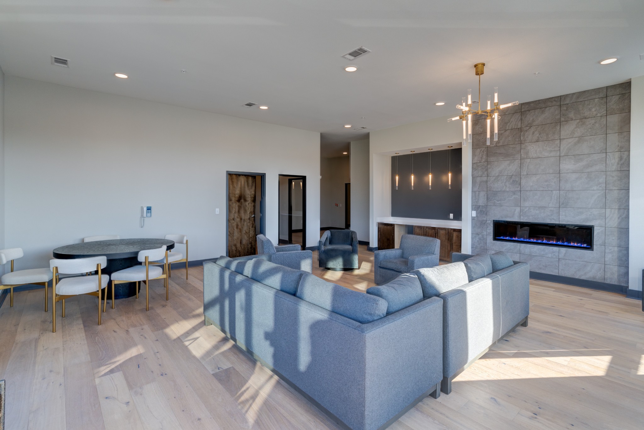 1677 54th Ave, N Unit: 402