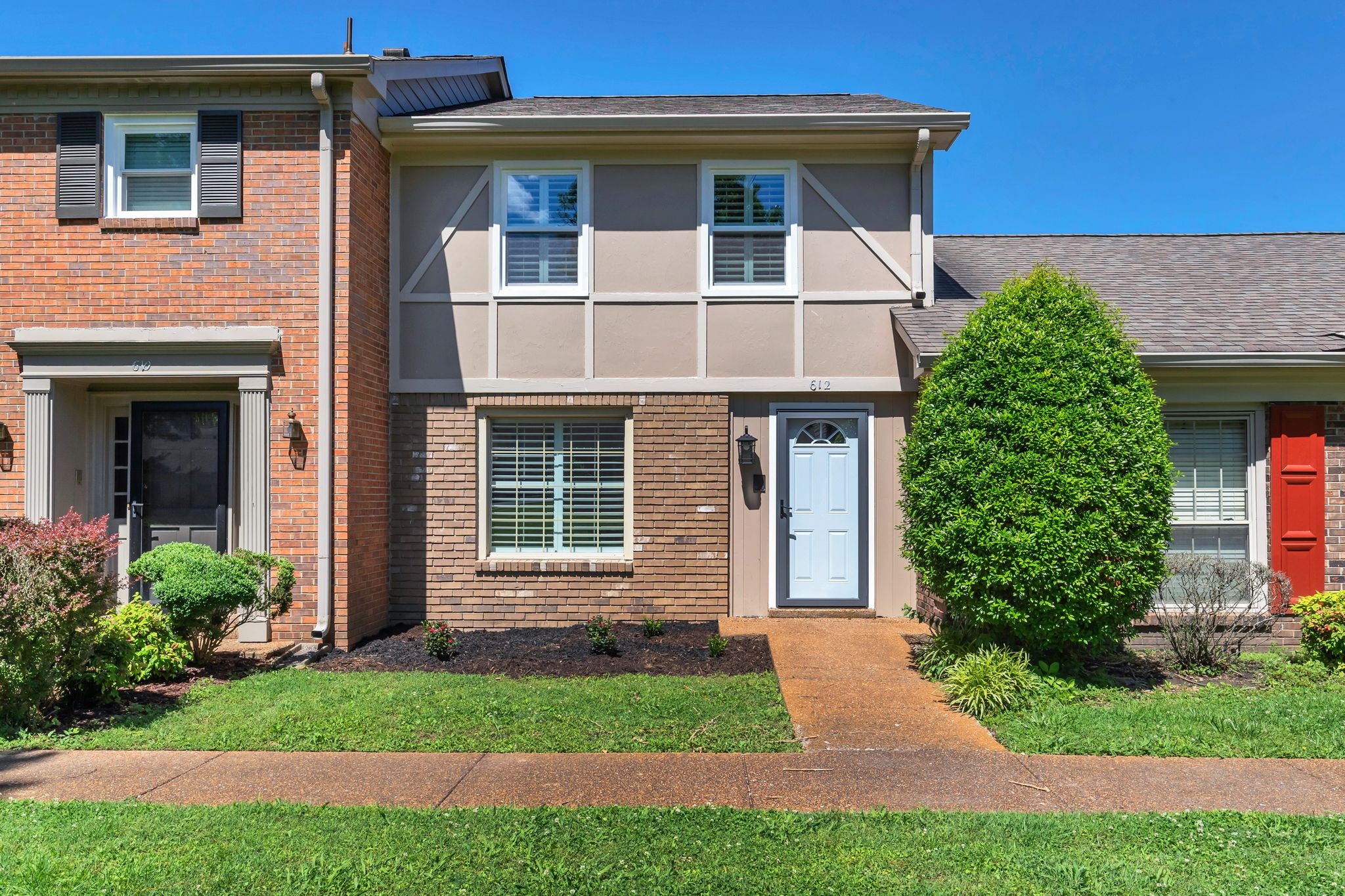 612 Plantation Ct