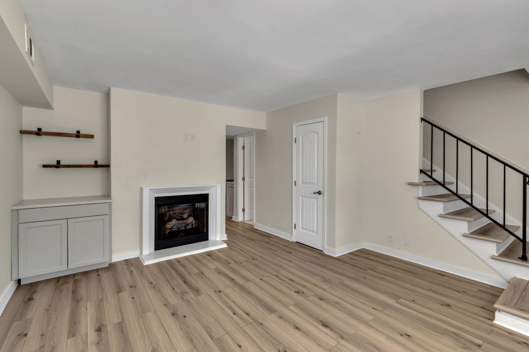 612 Plantation Ct