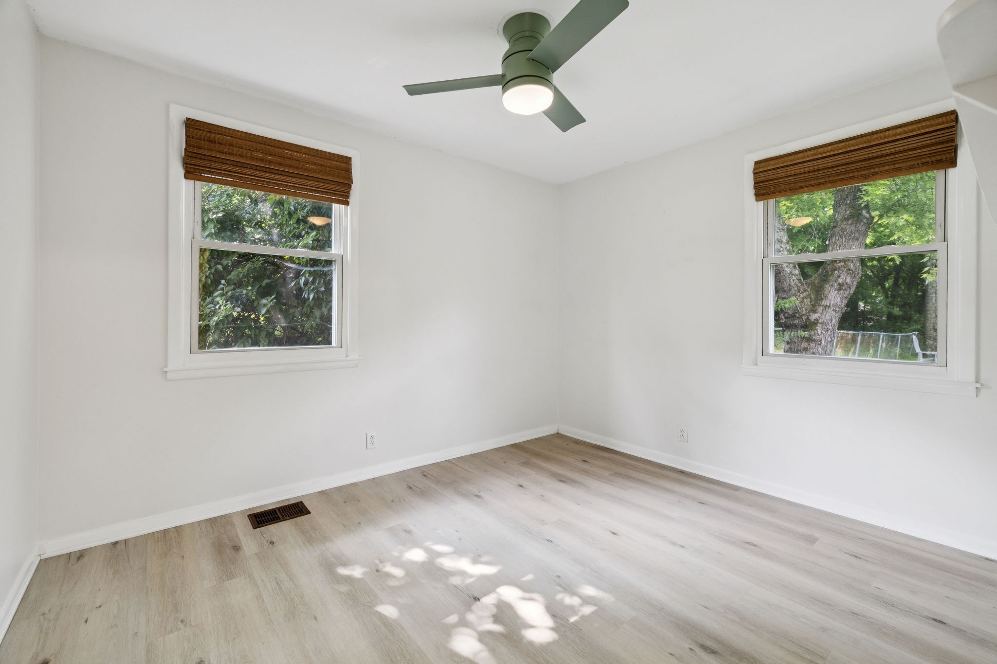 116 Robinhood Cir