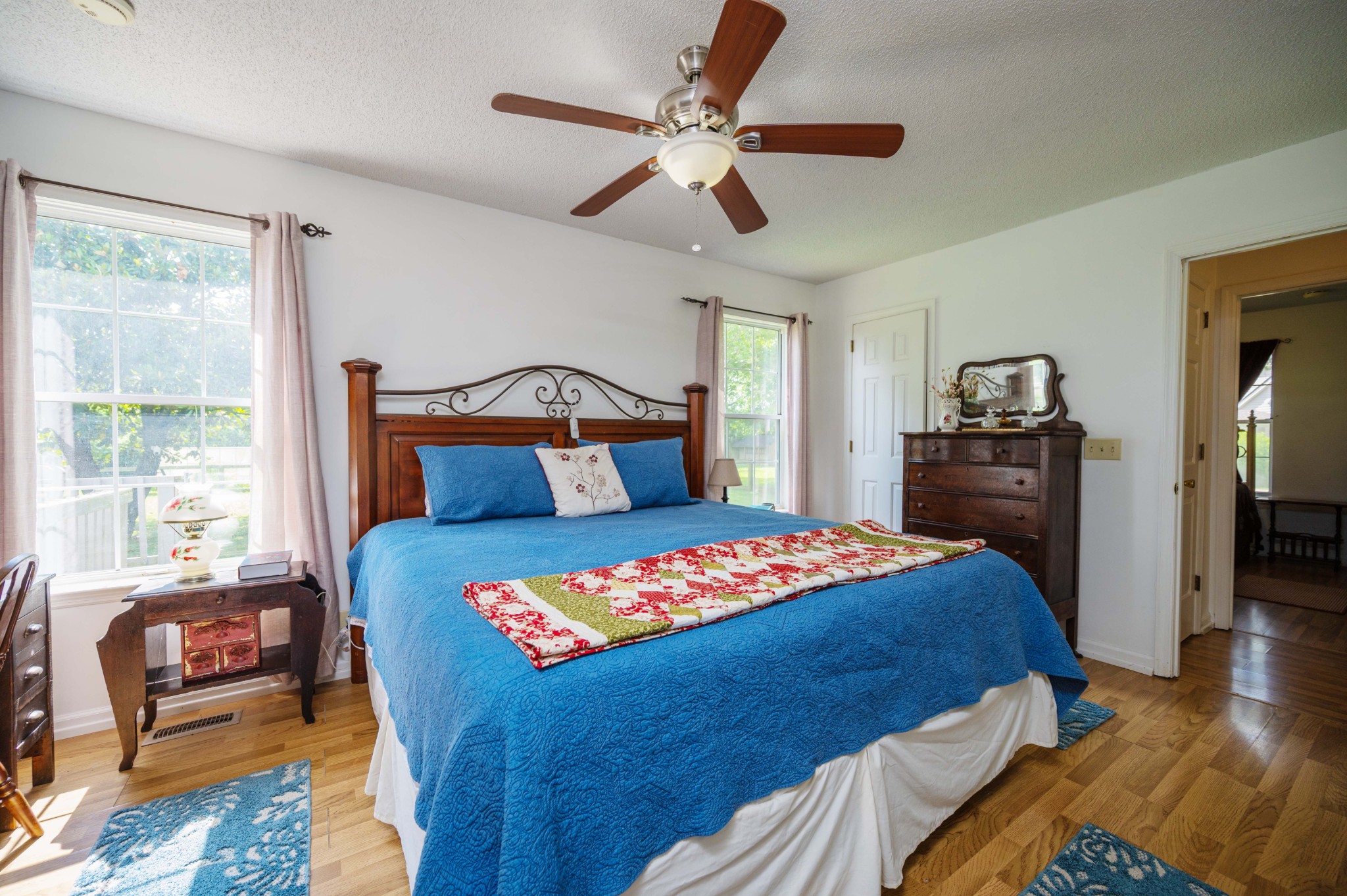 4324 Seminary Rd