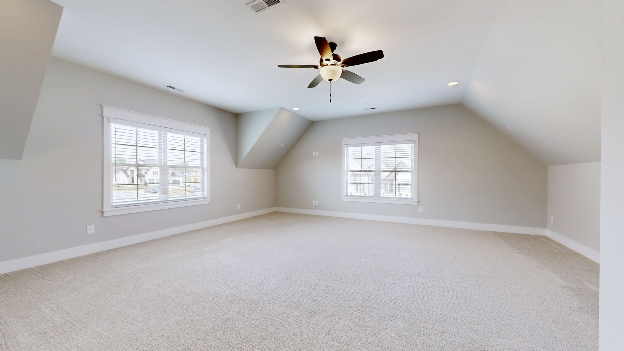 2713 Carousel Dr