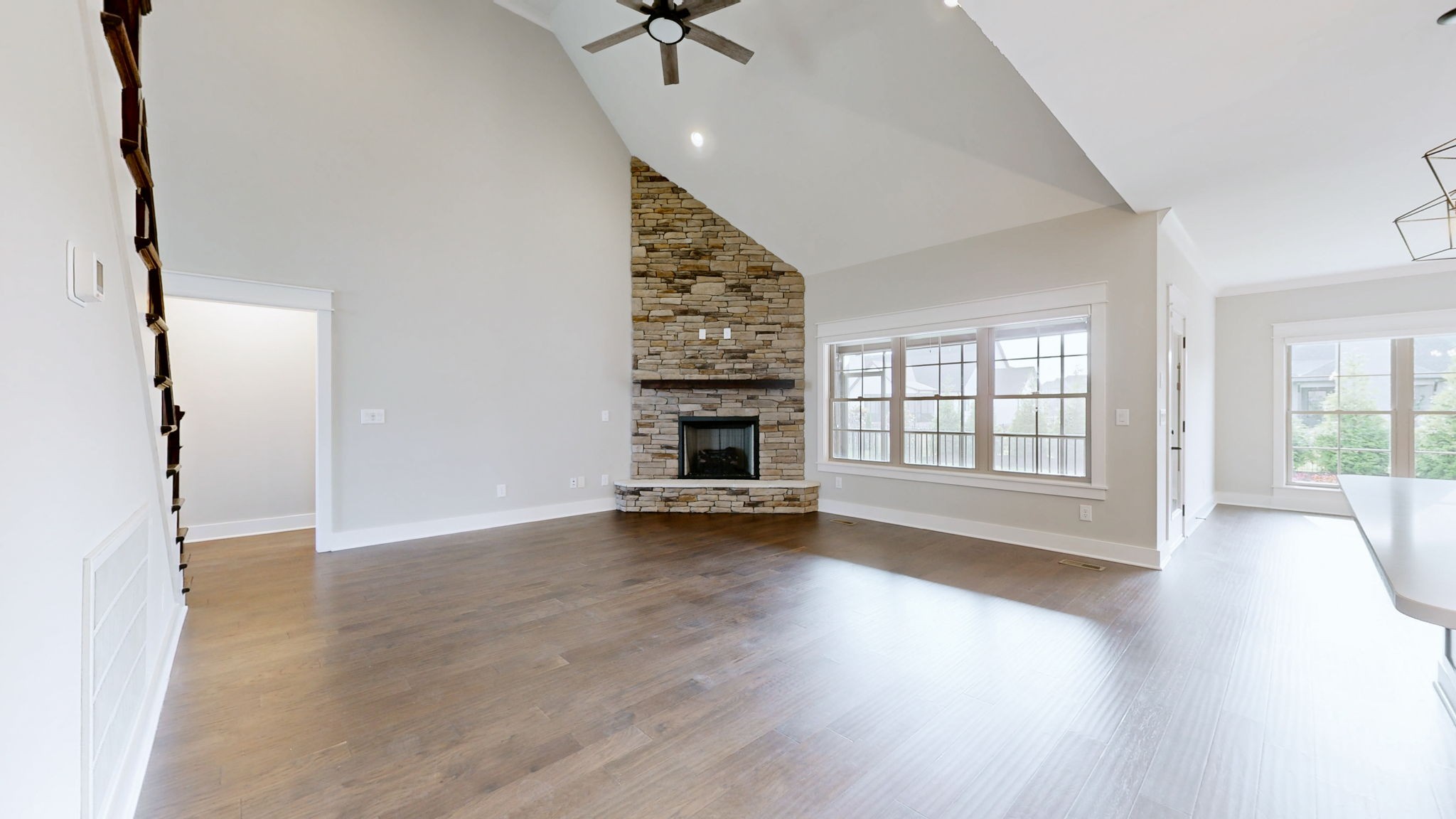 2713 Carousel Dr