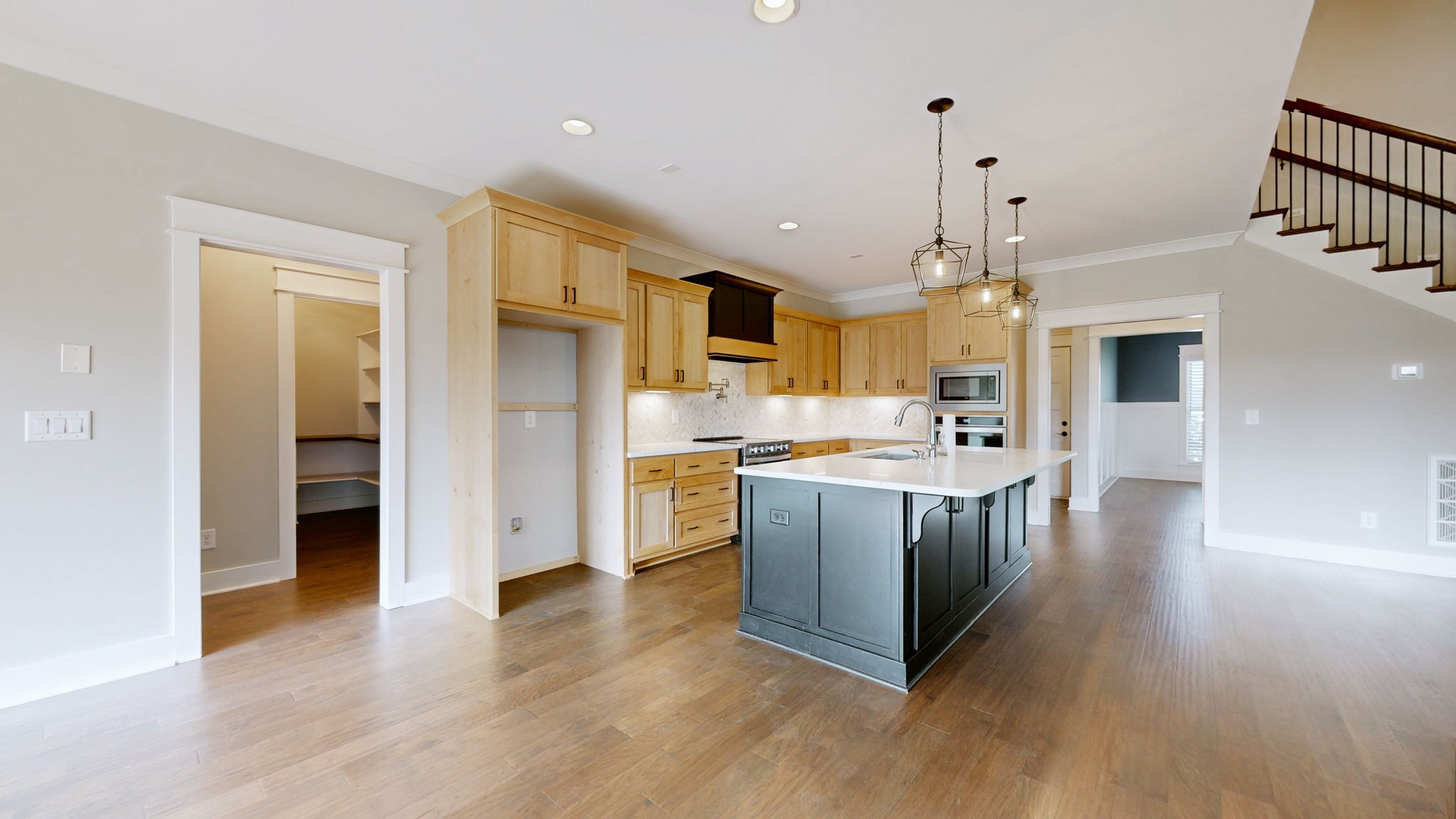 2713 Carousel Dr