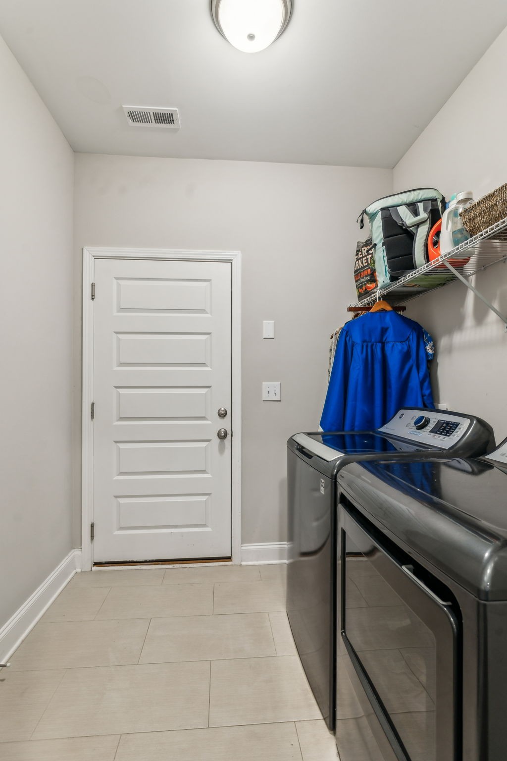 2037 Flowing Creek Dr