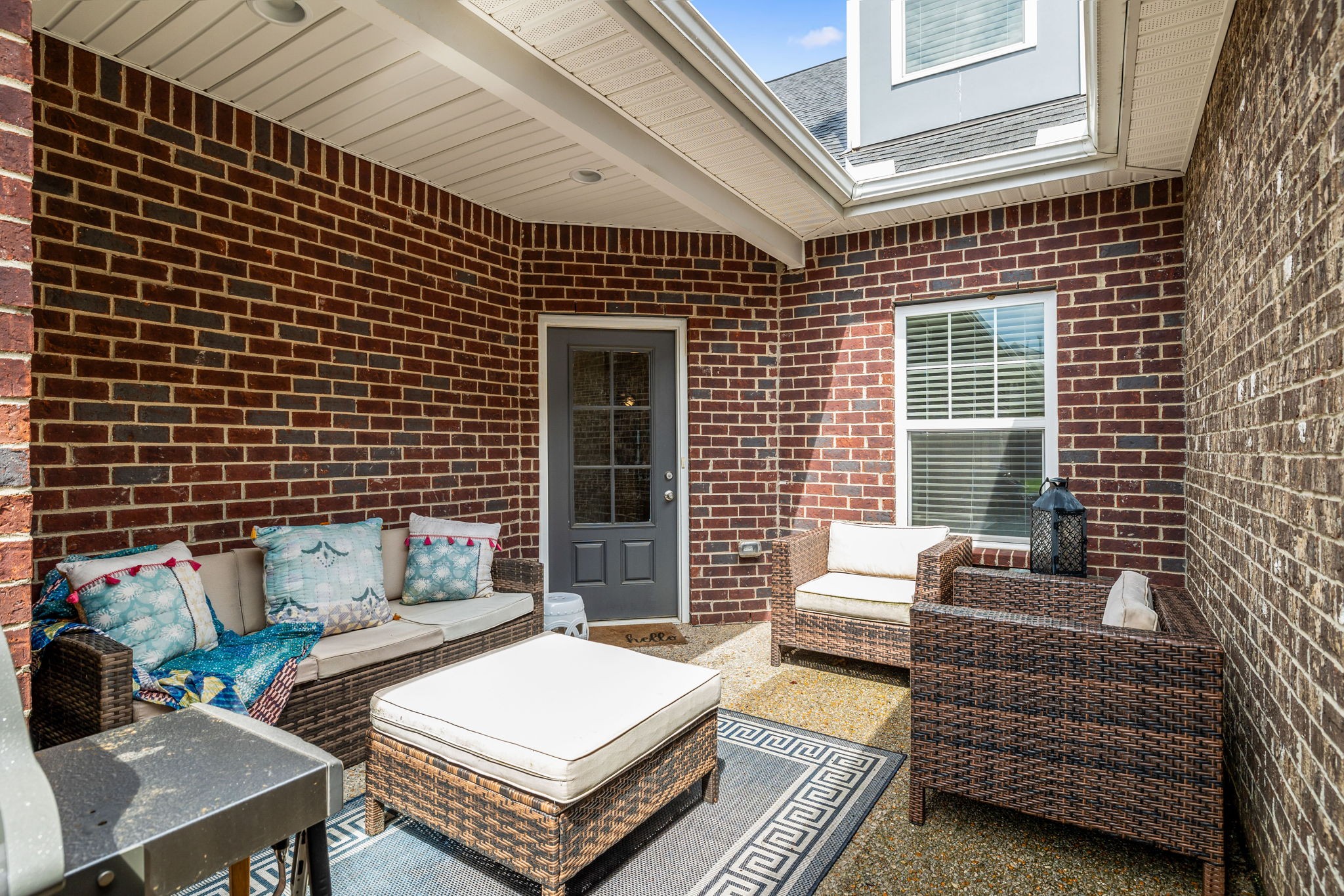 2037 Flowing Creek Dr