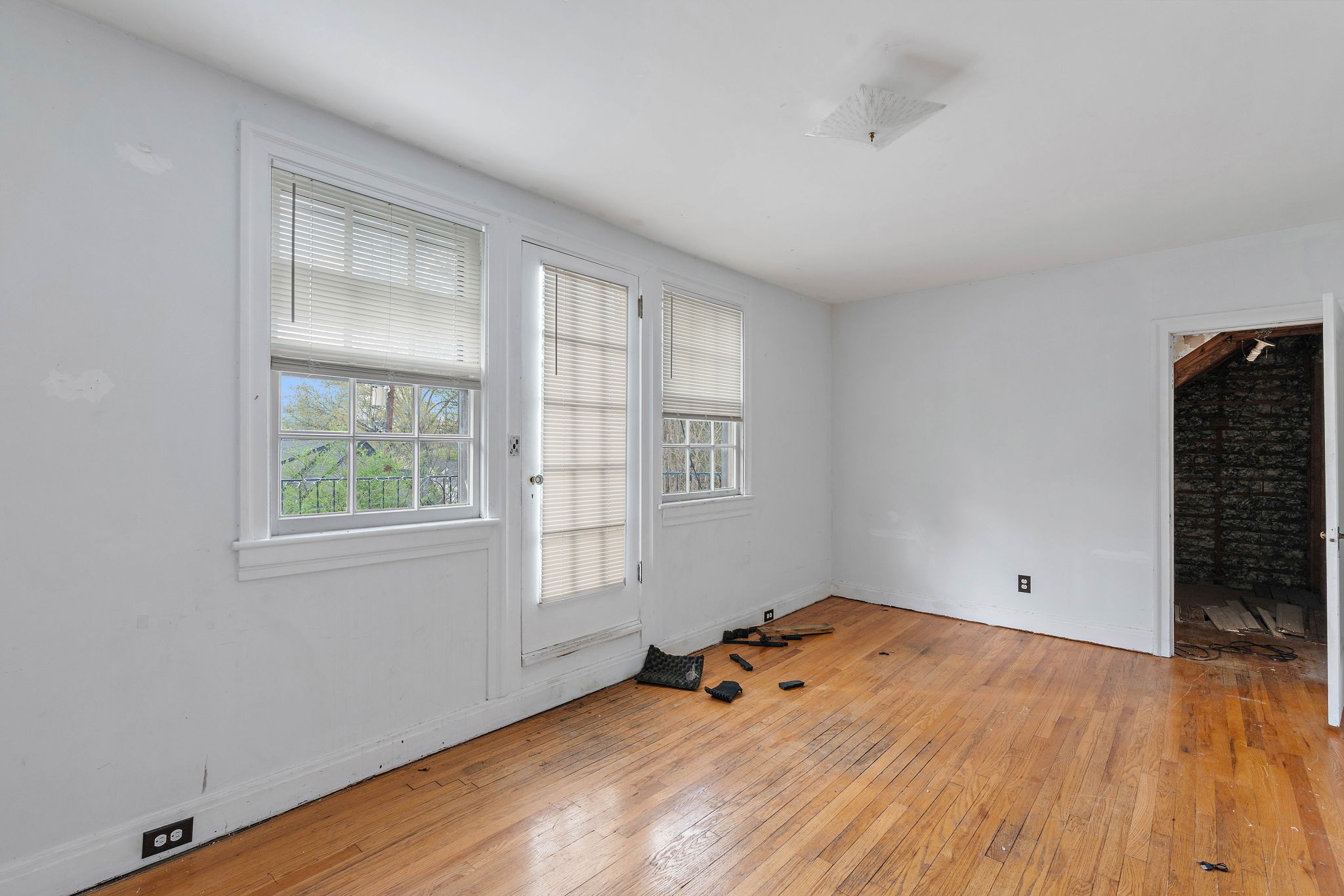 225 Mockingbird Rd