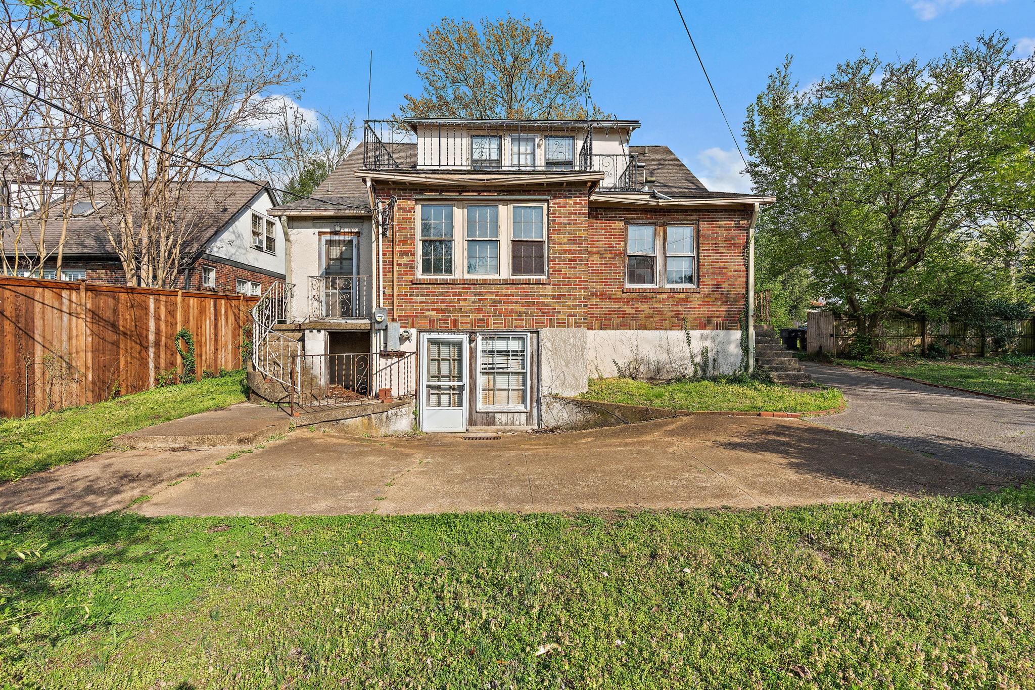 225 Mockingbird Rd