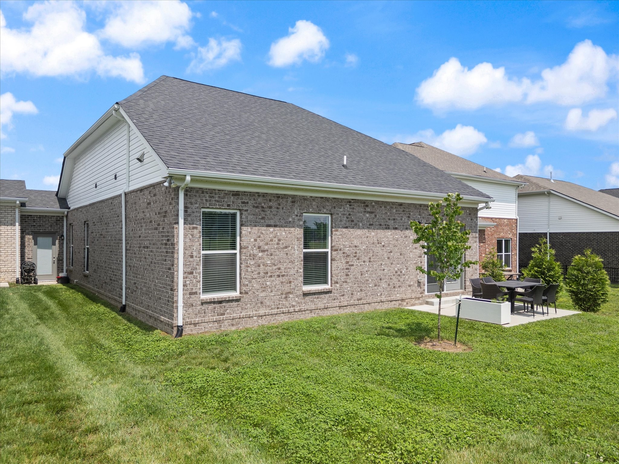 111 Weller Ln