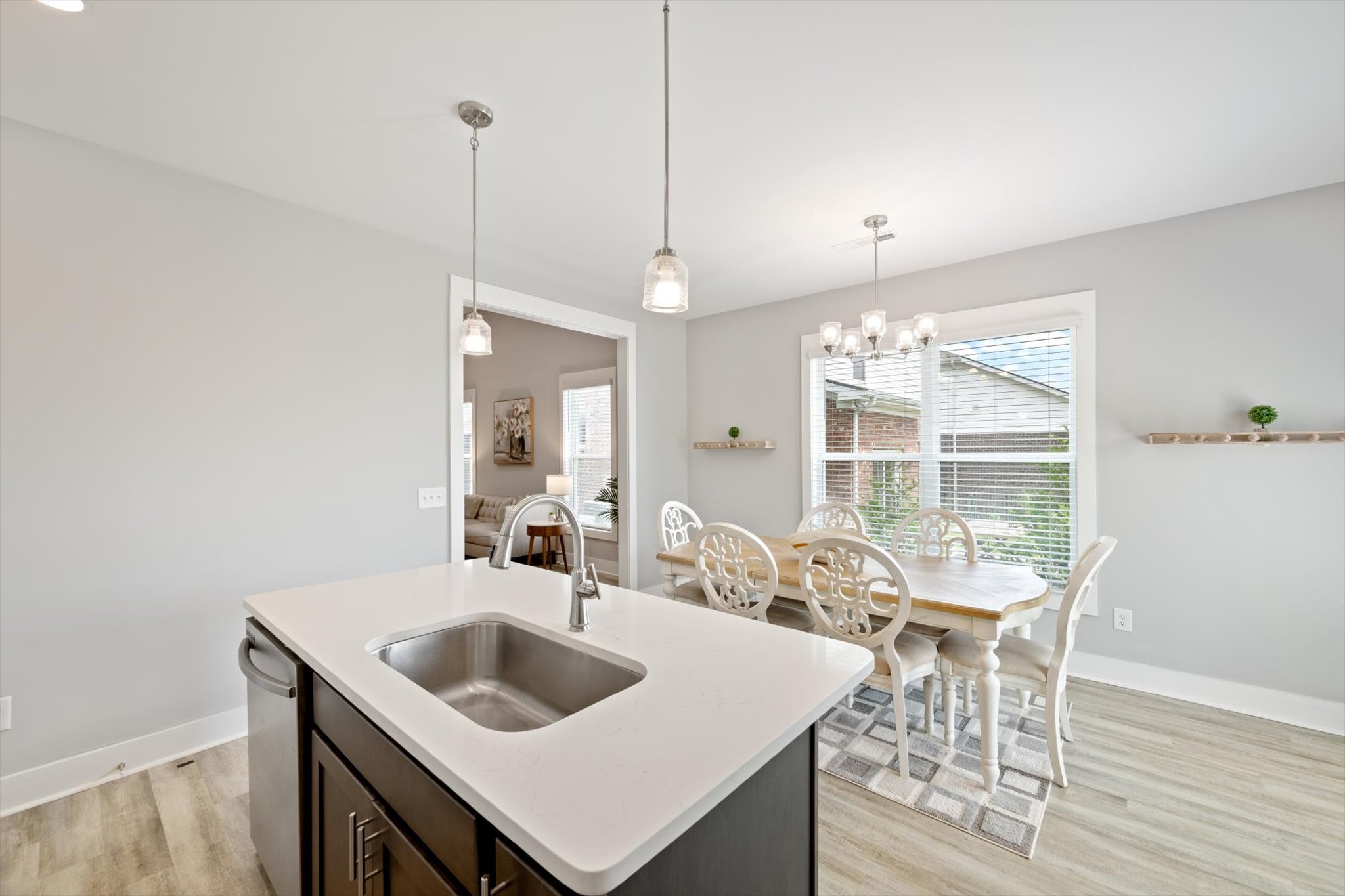 111 Weller Ln