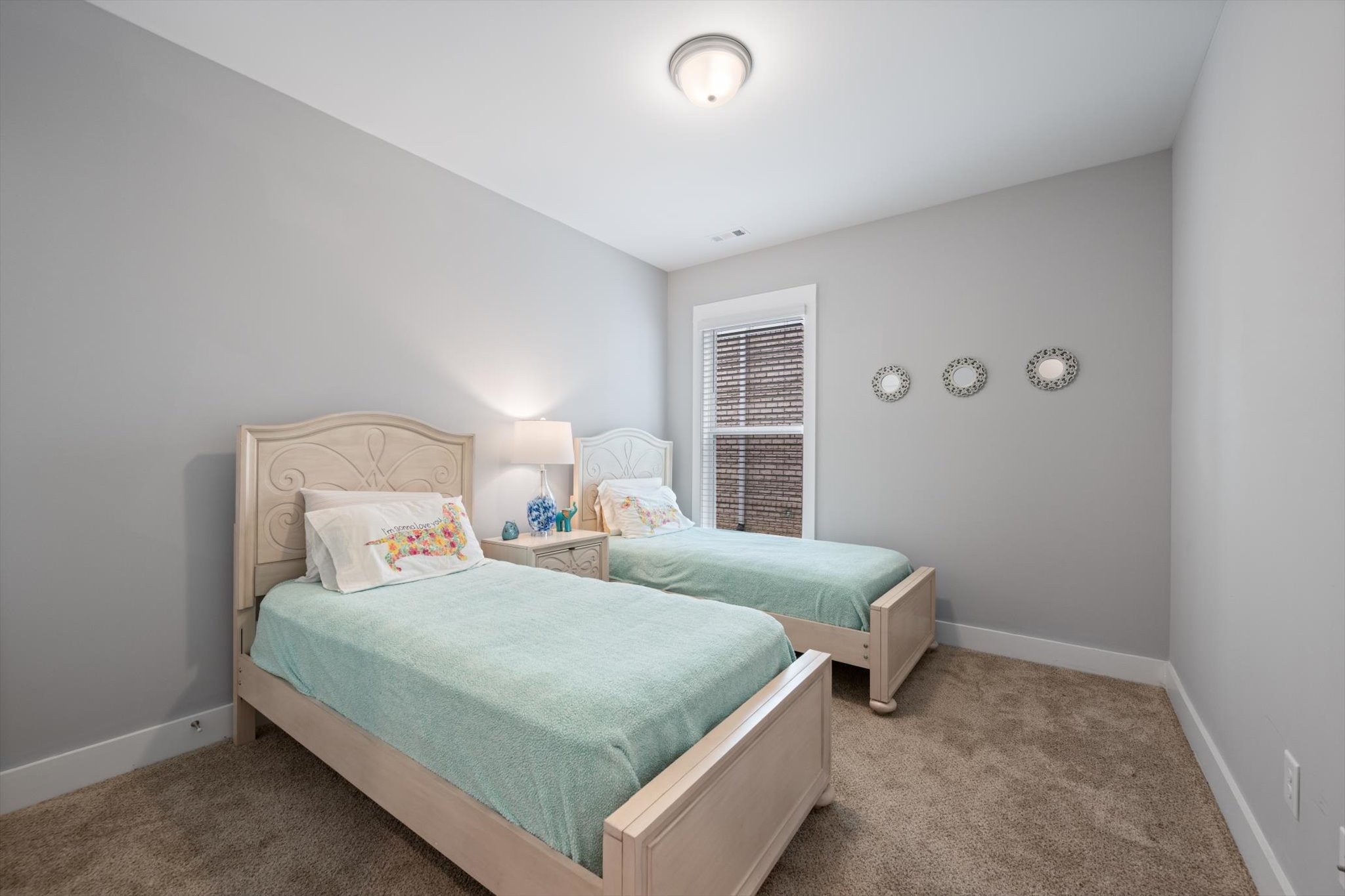 111 Weller Ln