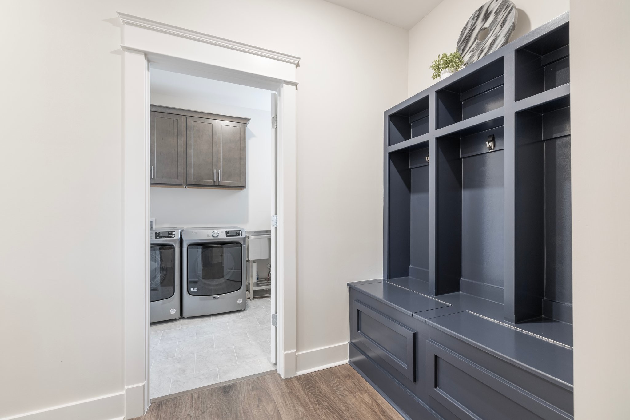 5027 High Park Hill Dr