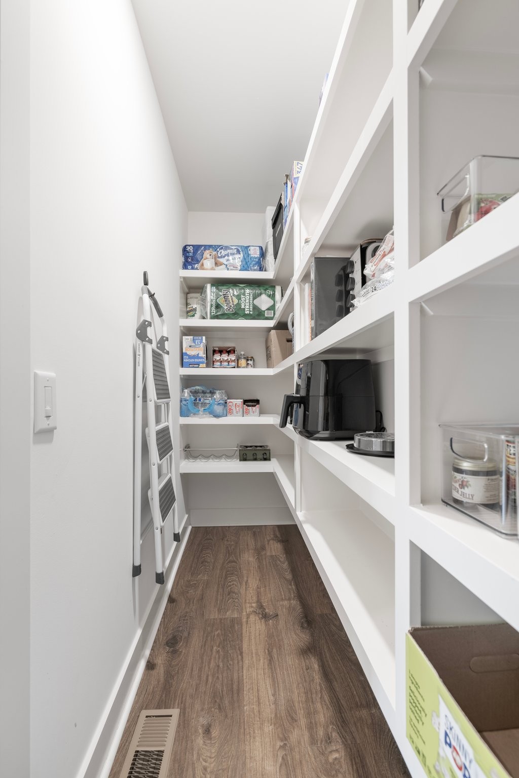 5027 High Park Hill Dr