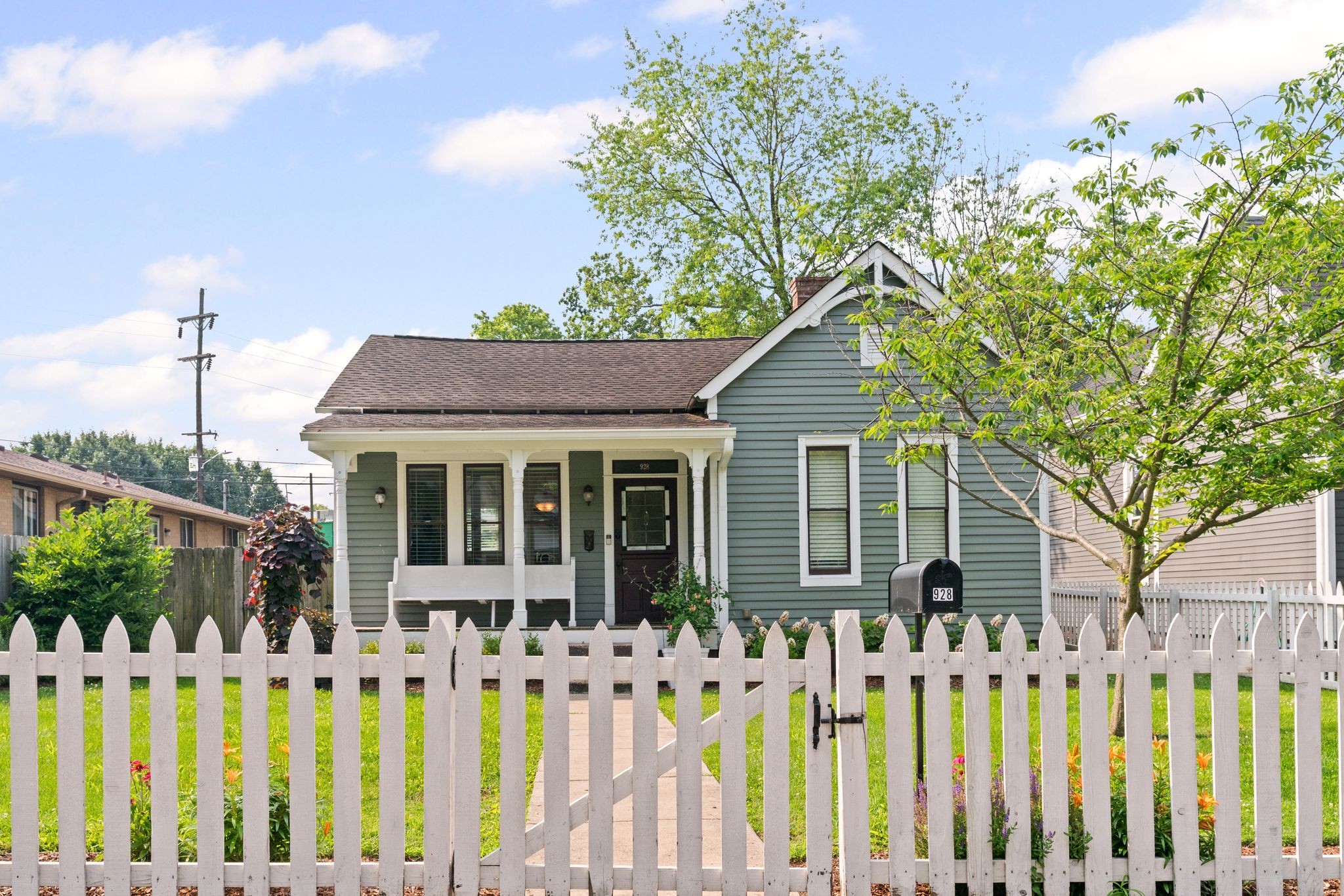 928 Boscobel St