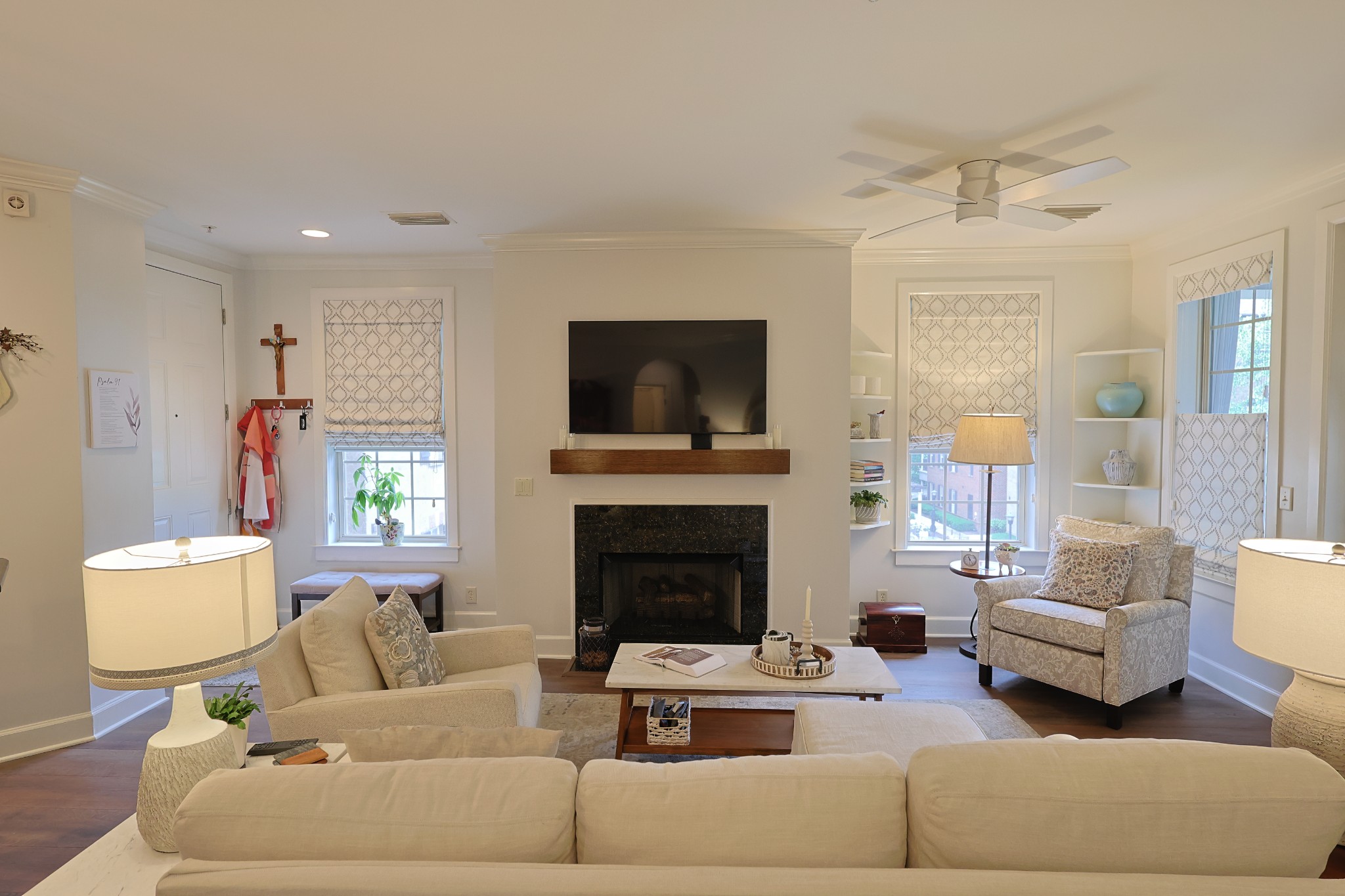 307 Seven Springs Way Unit: 304