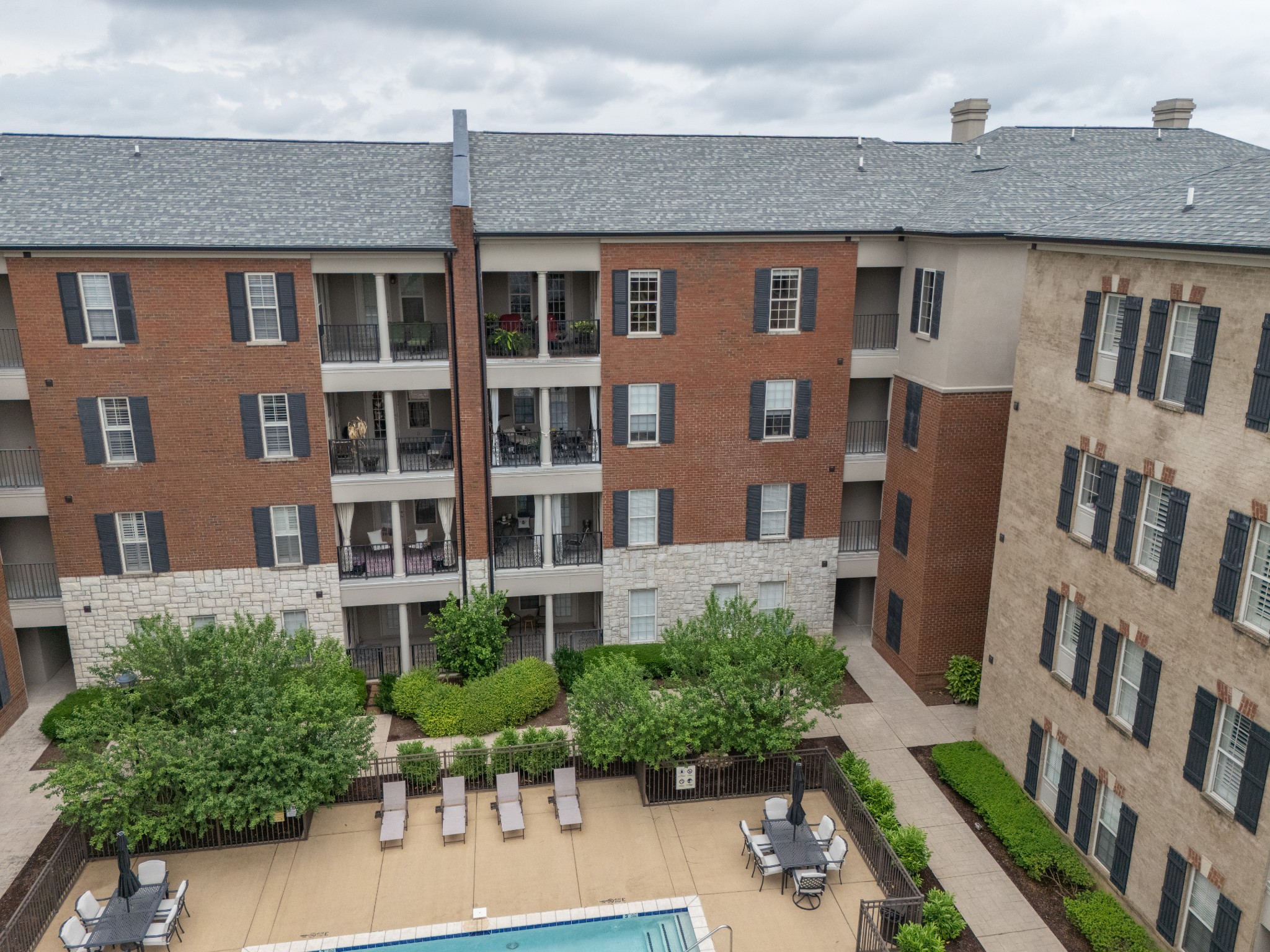 307 Seven Springs Way Unit: 304