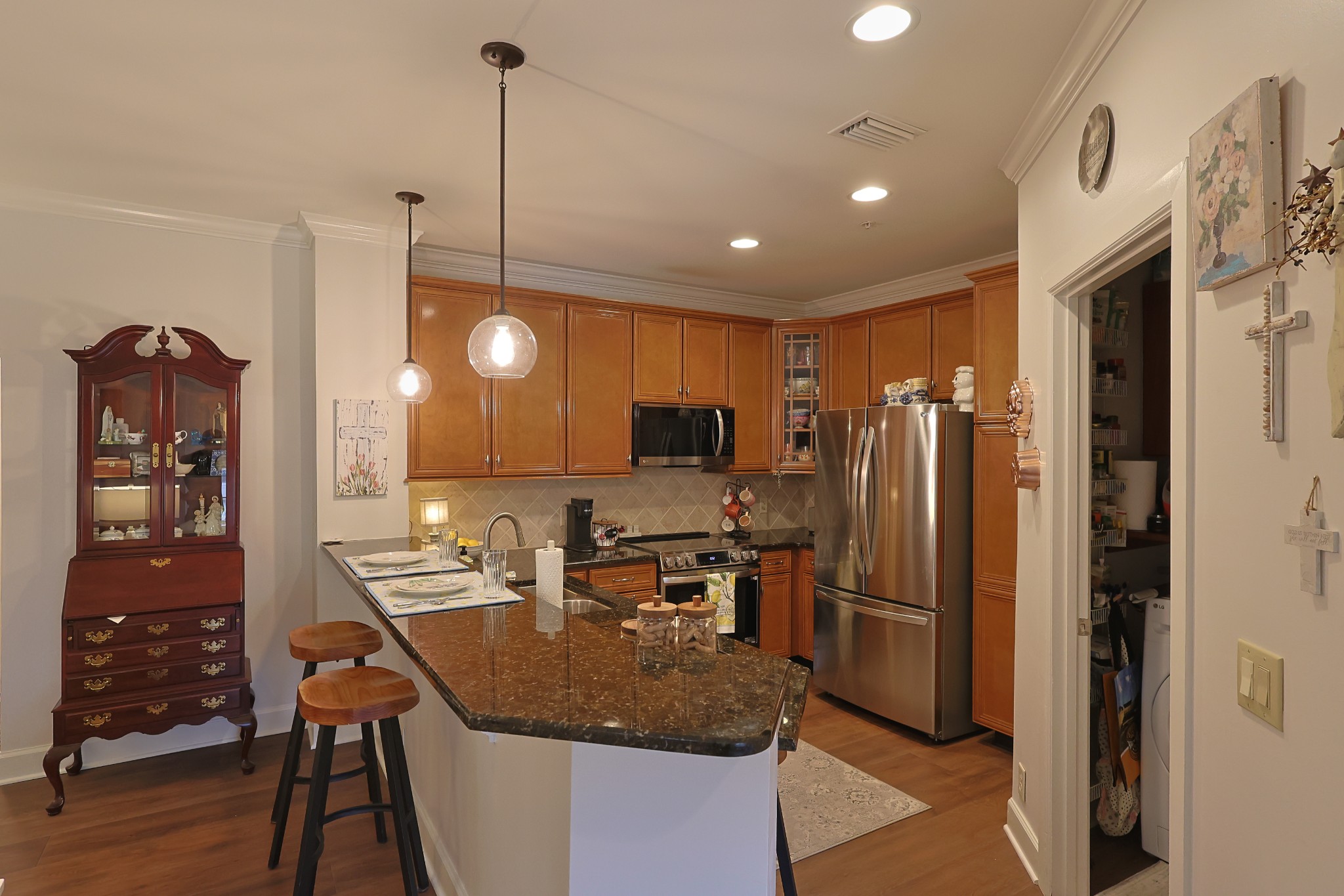 307 Seven Springs Way Unit: 304