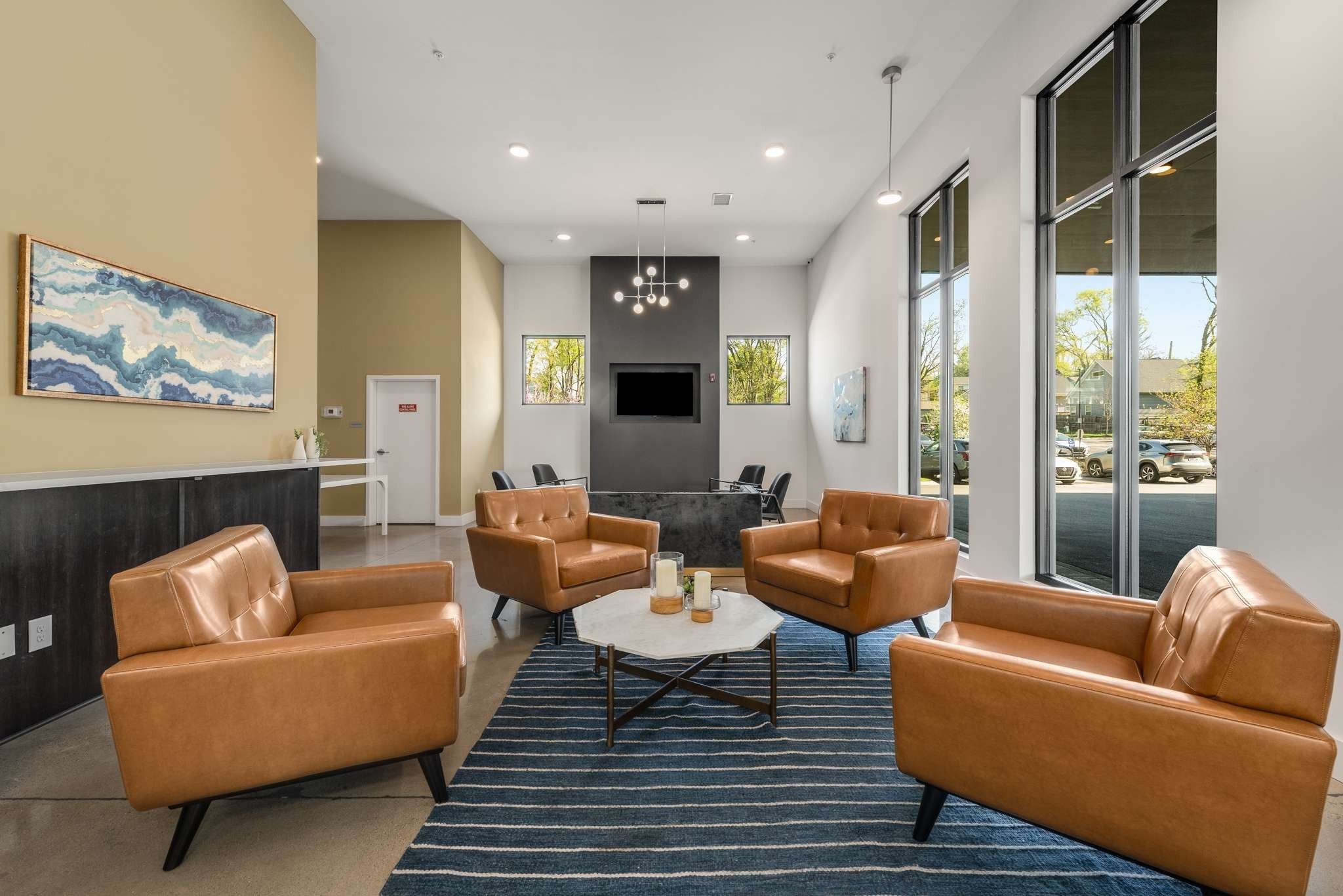 1041 E Trinity Ln Unit: 414