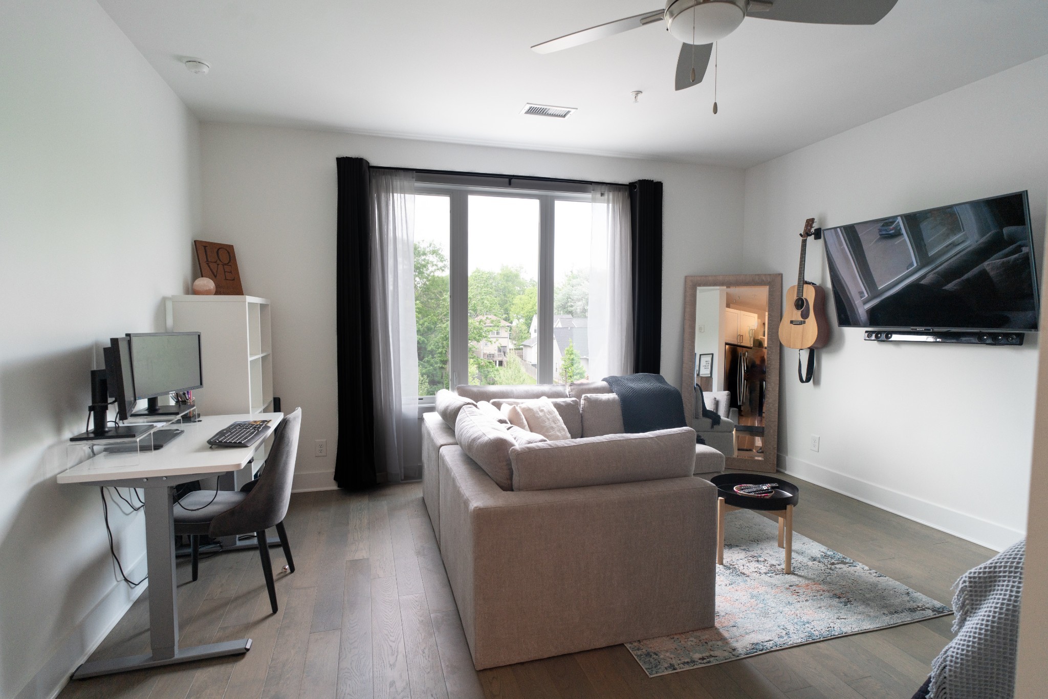 1041 E Trinity Ln Unit: 414