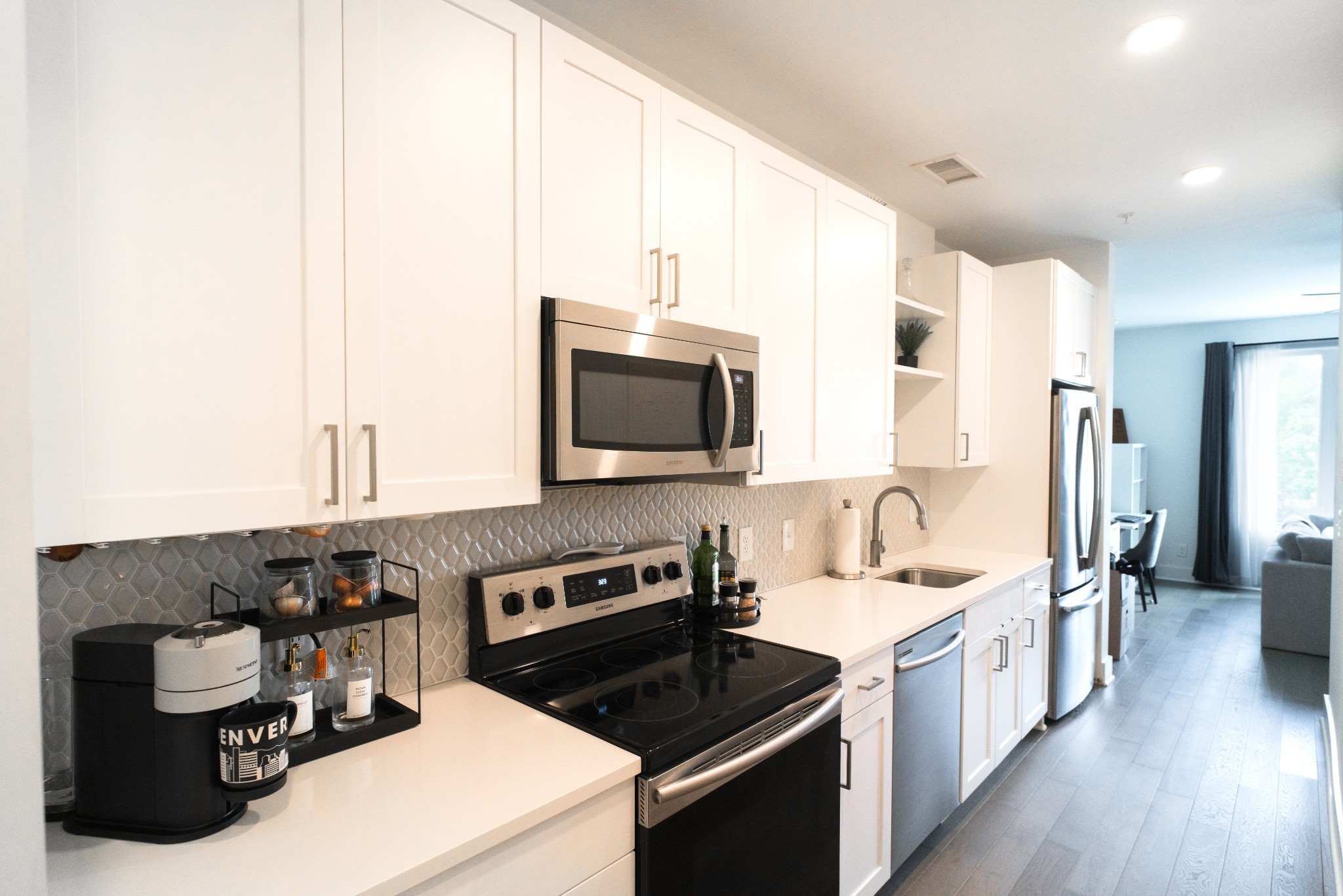 1041 E Trinity Ln Unit: 414