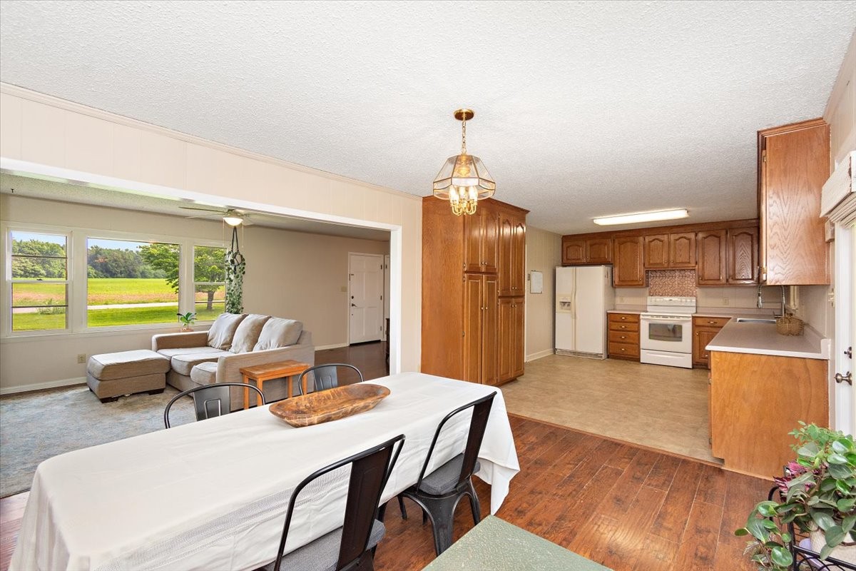 47 Johnson Rd
