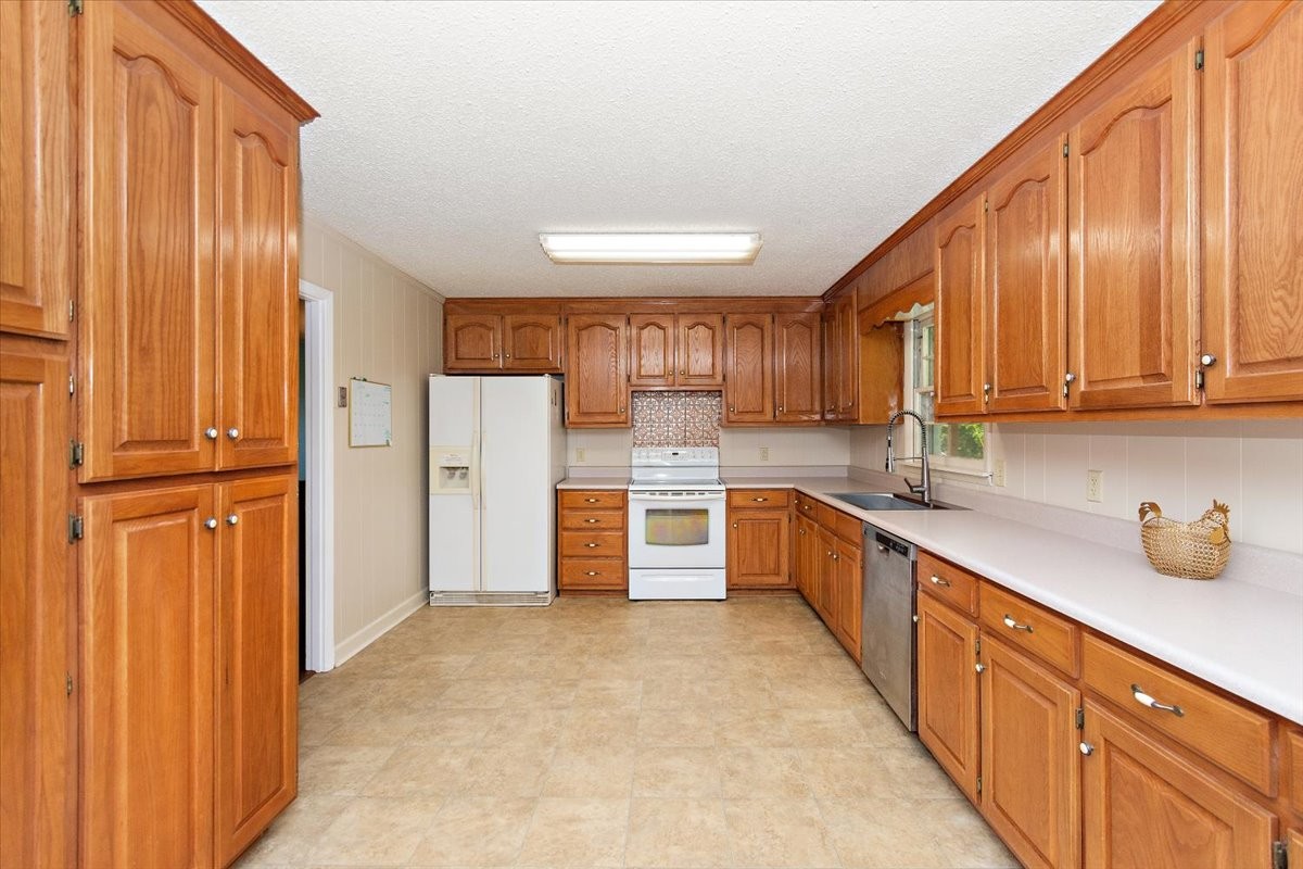 47 Johnson Rd