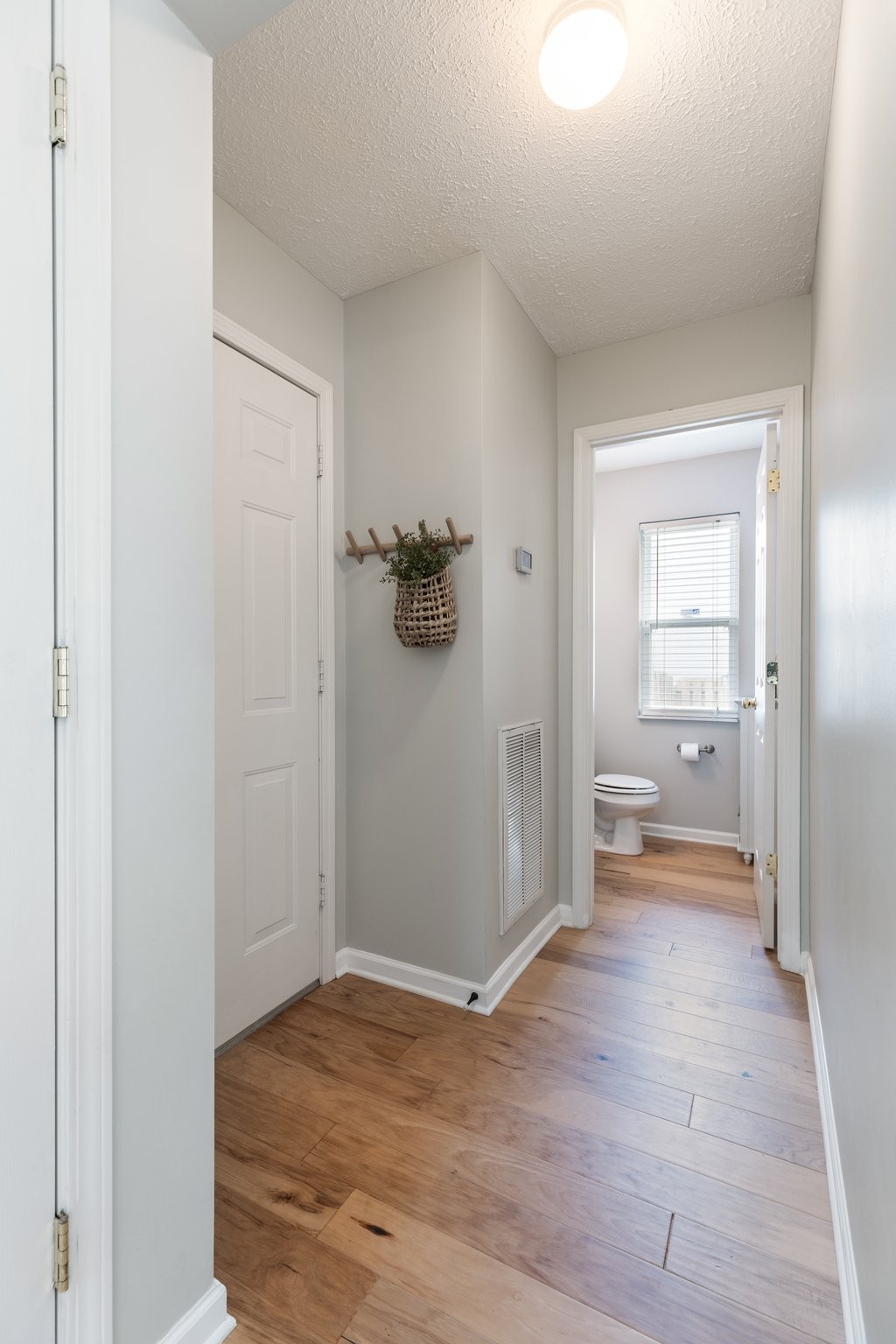 7104 Commonwealth Cir