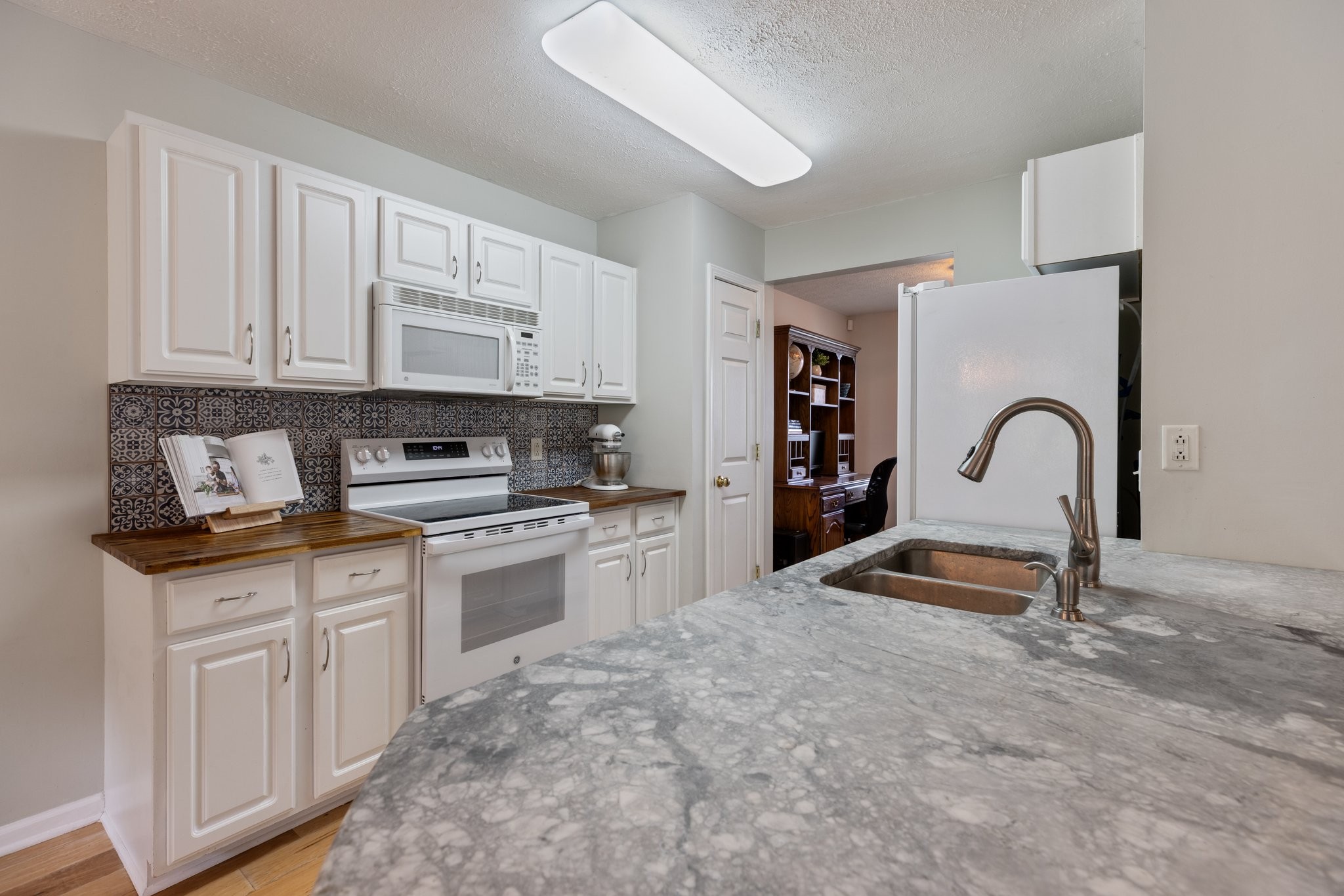 7104 Commonwealth Cir