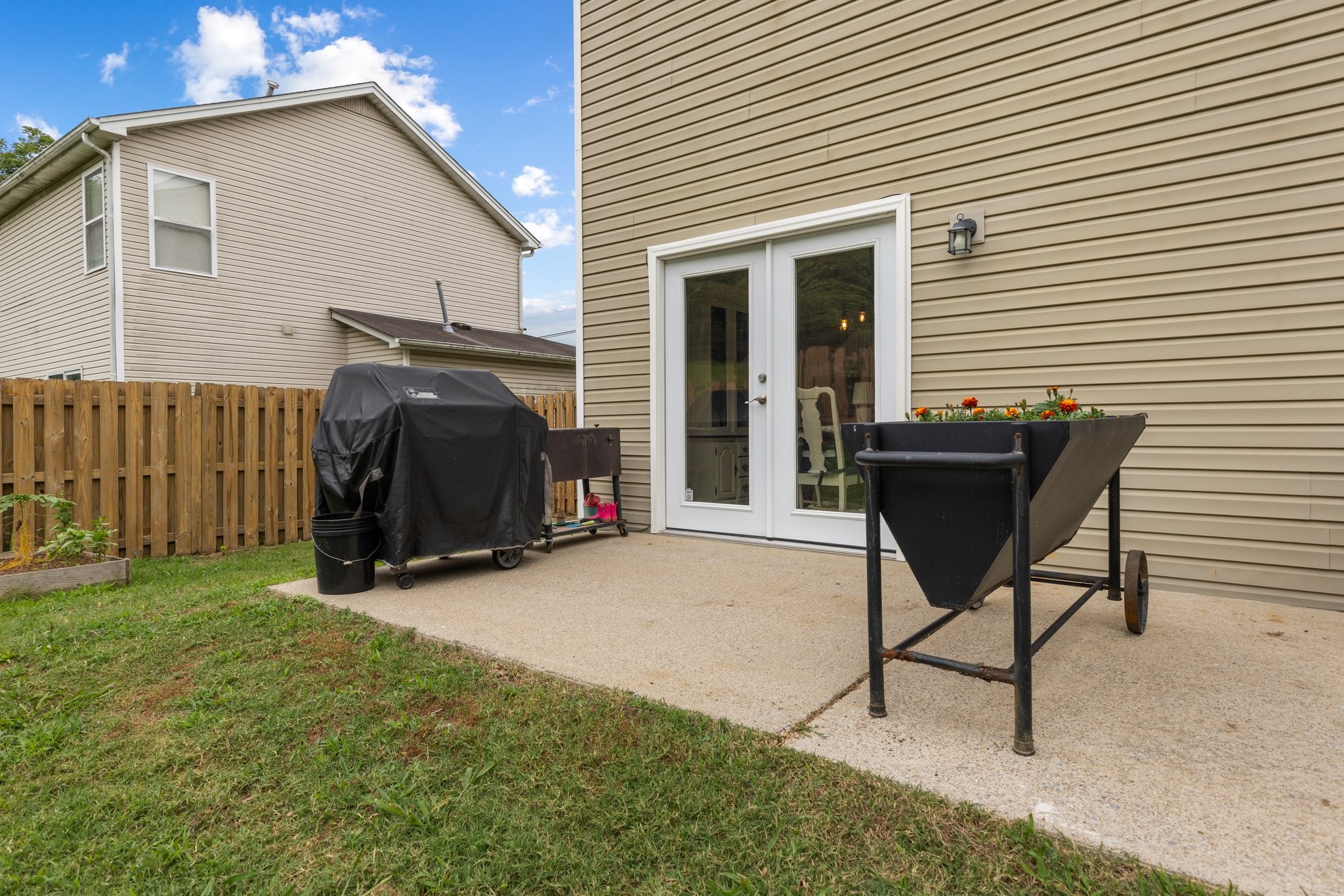 7104 Commonwealth Cir