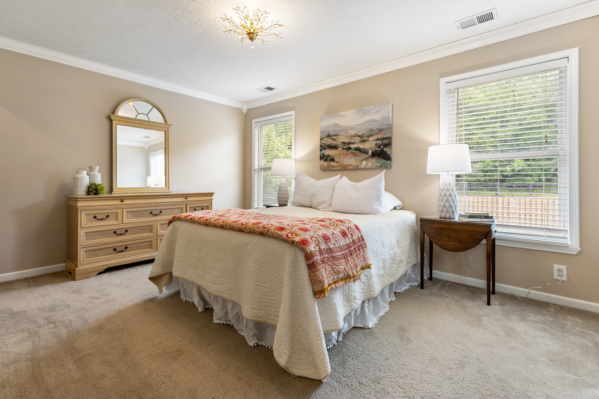 7104 Commonwealth Cir