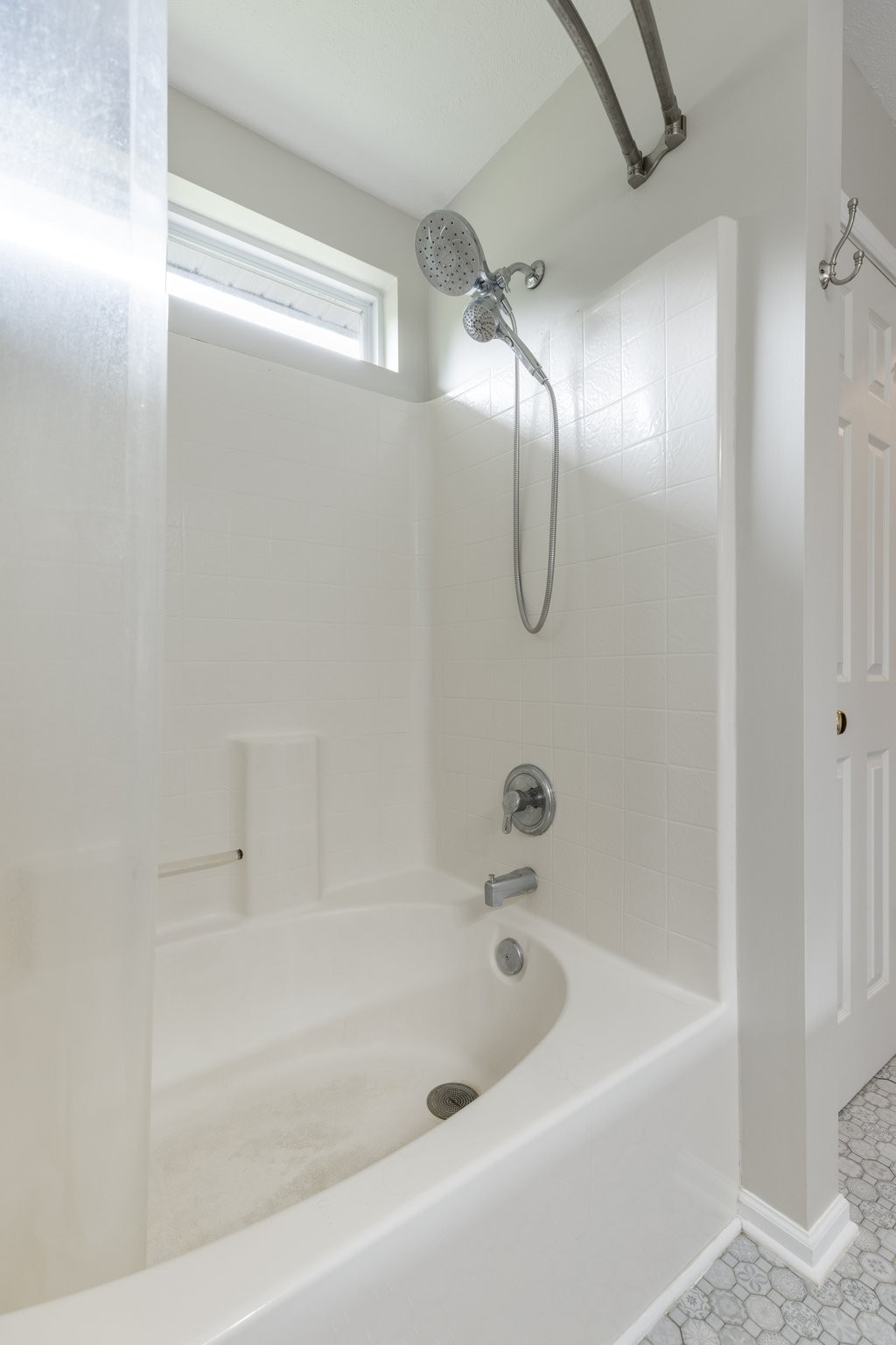 7104 Commonwealth Cir