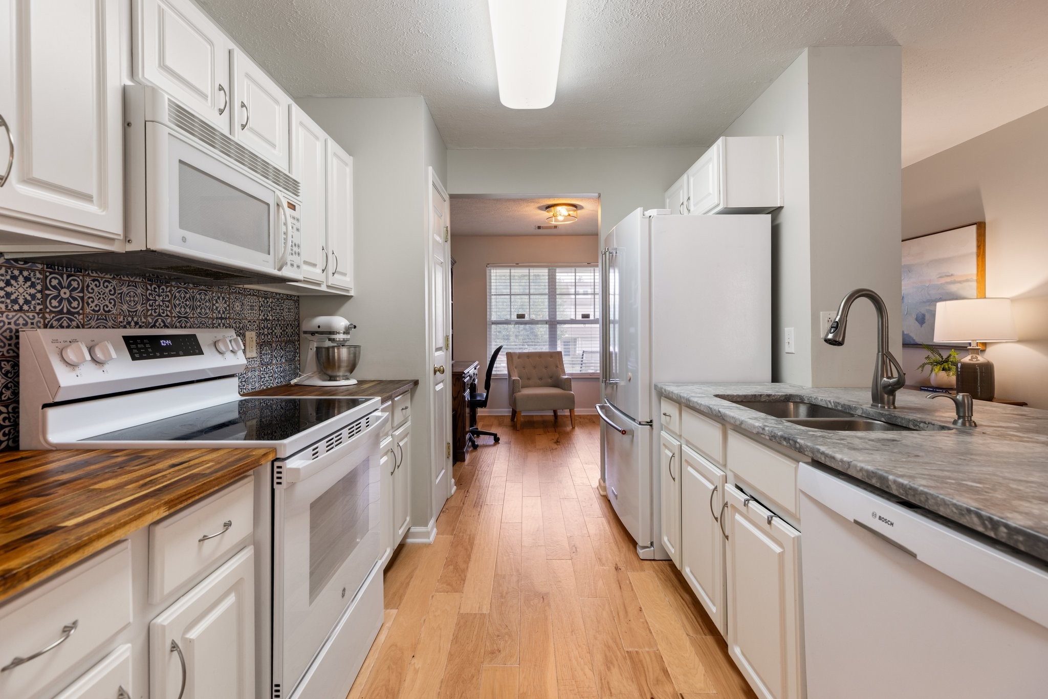 7104 Commonwealth Cir