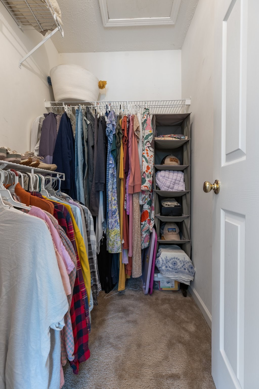 7104 Commonwealth Cir