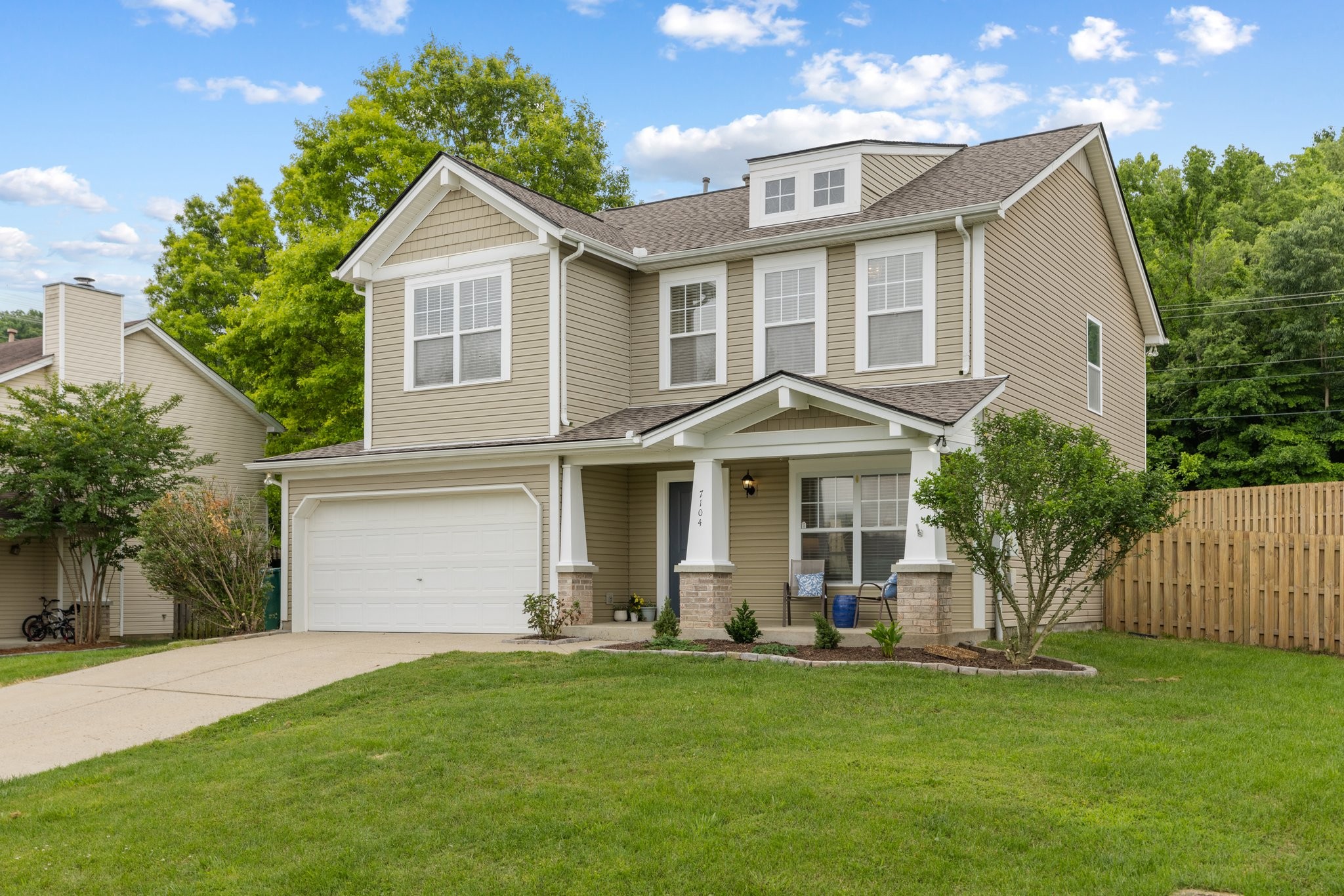 7104 Commonwealth Cir