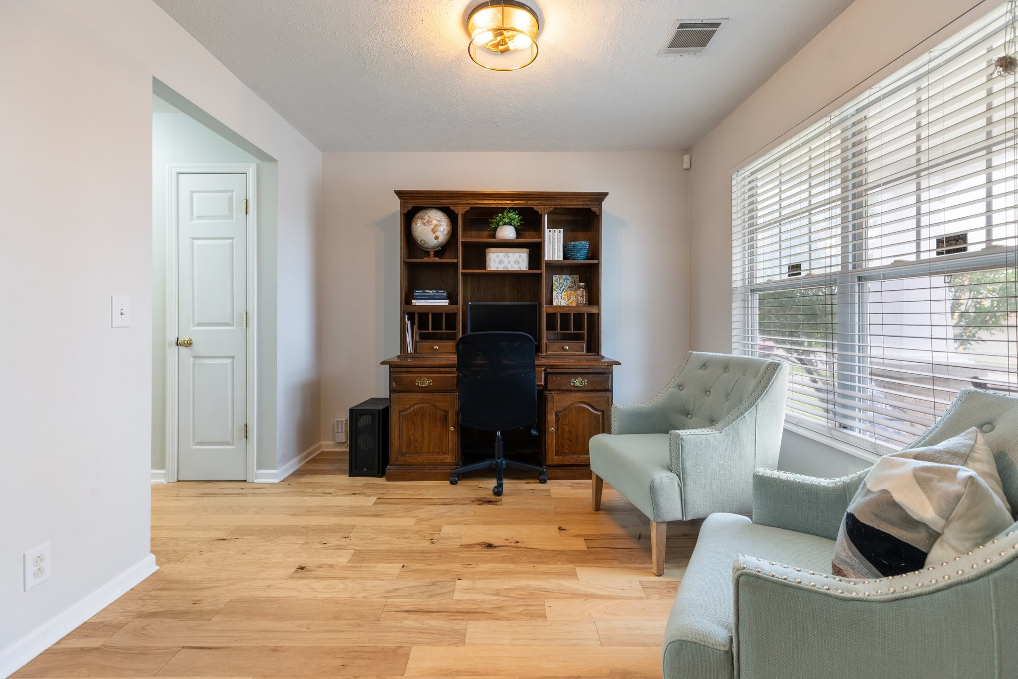 7104 Commonwealth Cir